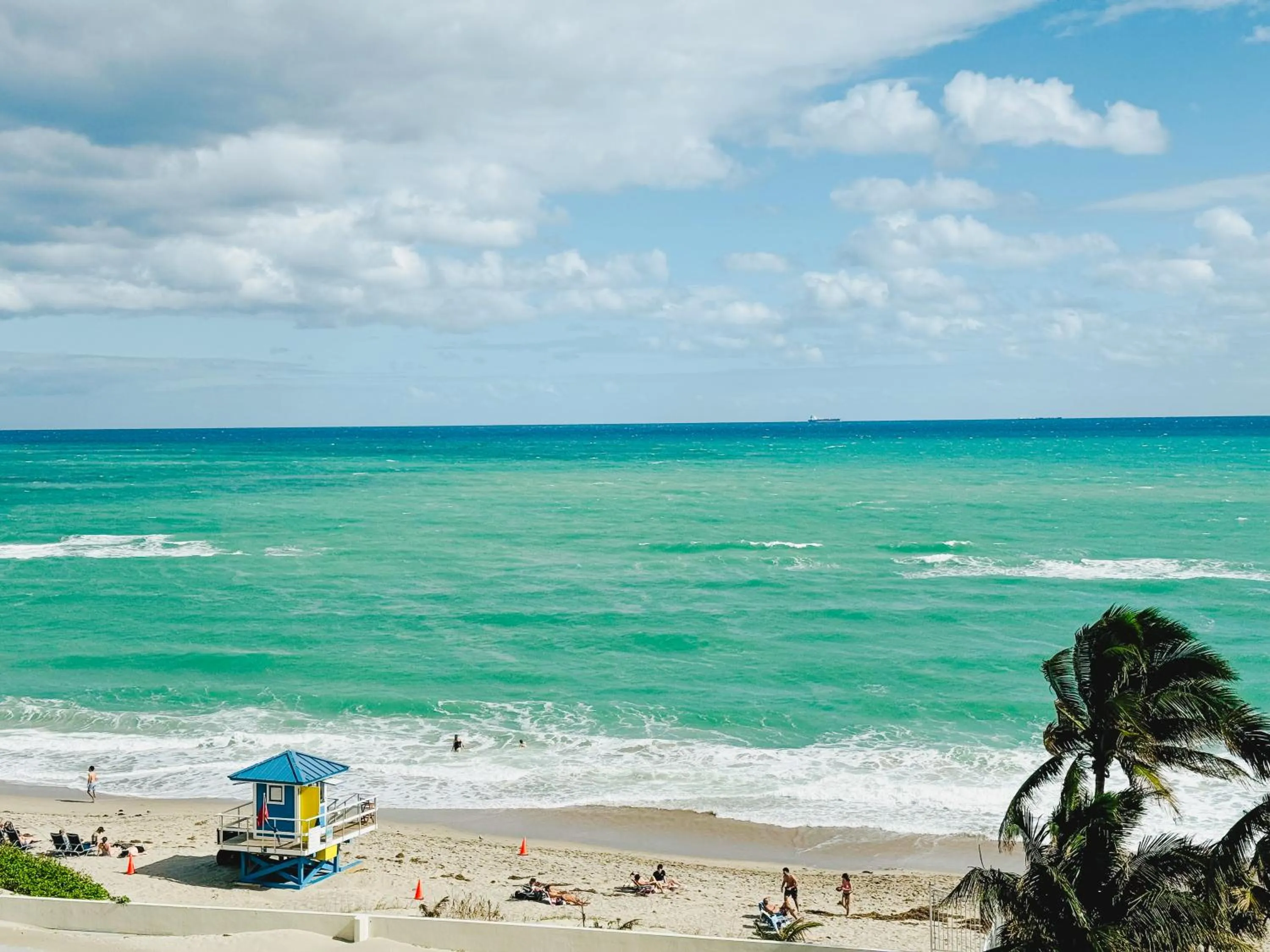 Miami Hallandale Condo, Partial Ocean View Direct Beach and Pool Access Miami Hollywood Beach