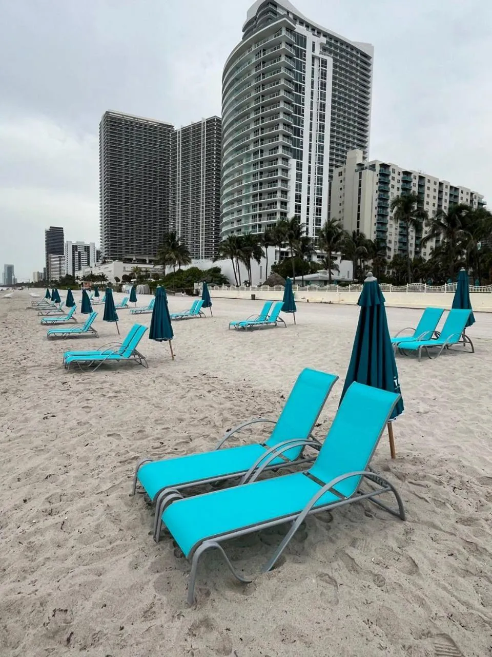 Miami Hallandale Condo, Partial Ocean View Direct Beach and Pool Access Miami Hollywood Beach