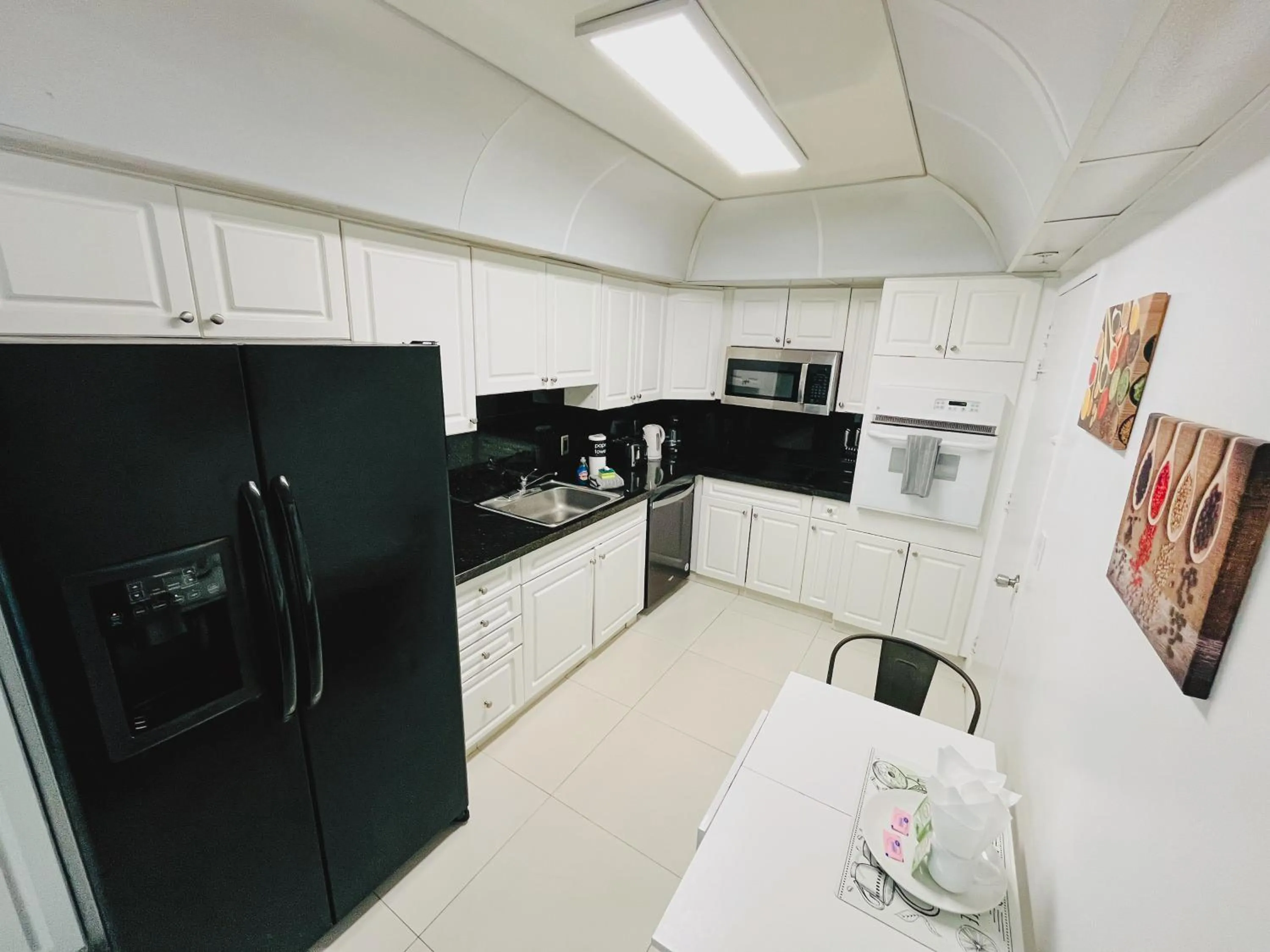 Miami Hallandale Condo, Partial Ocean View Direct Beach and Pool Access Miami Hollywood Beach