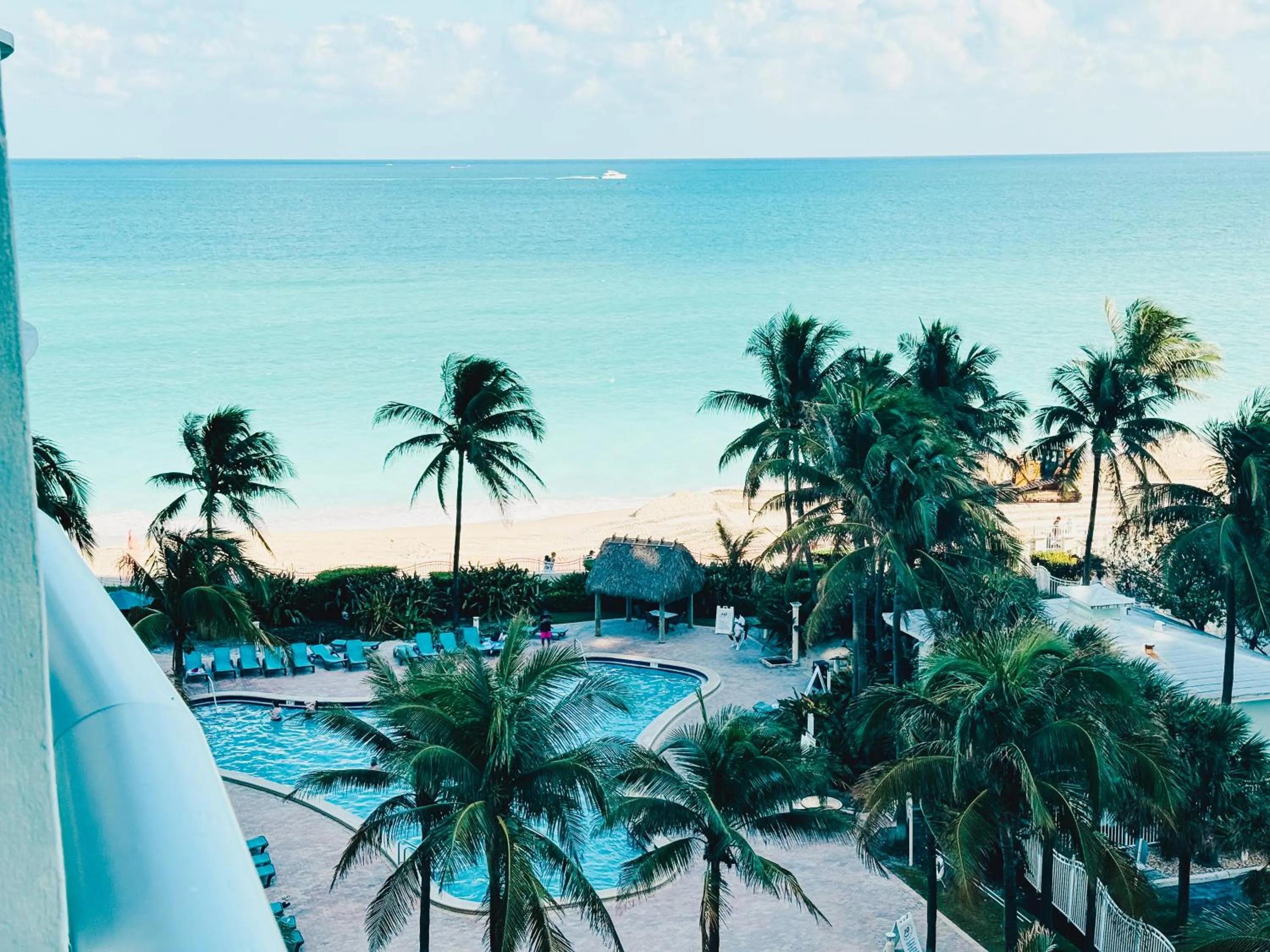 Miami Hallandale Condo, Partial Ocean View Direct Beach and Pool Access Miami Hollywood Beach