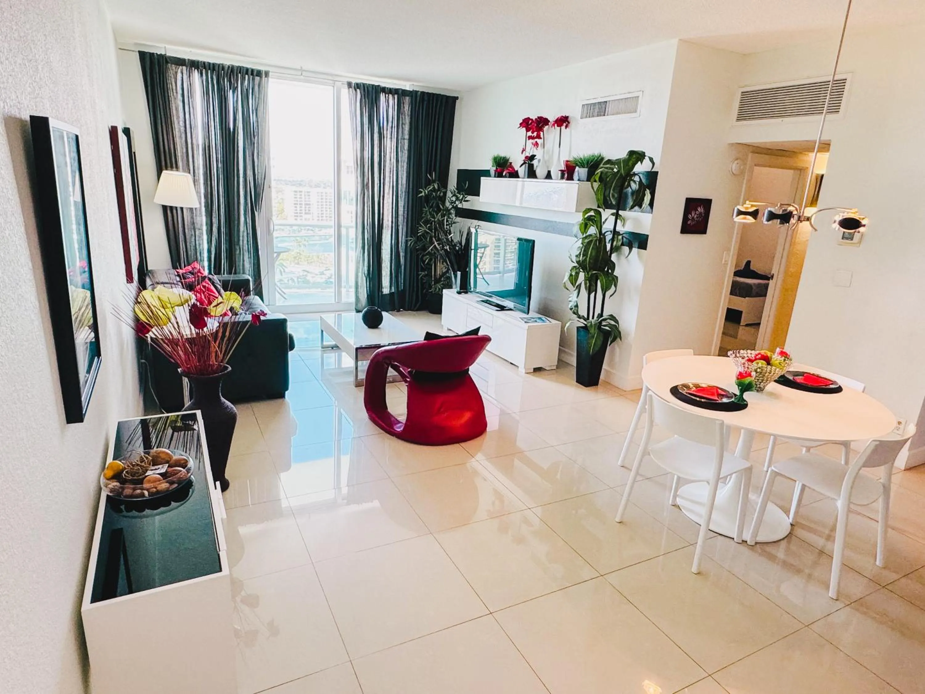 Miami Hallandale Condo, Partial Ocean View Direct Beach and Pool Access Miami Hollywood Beach