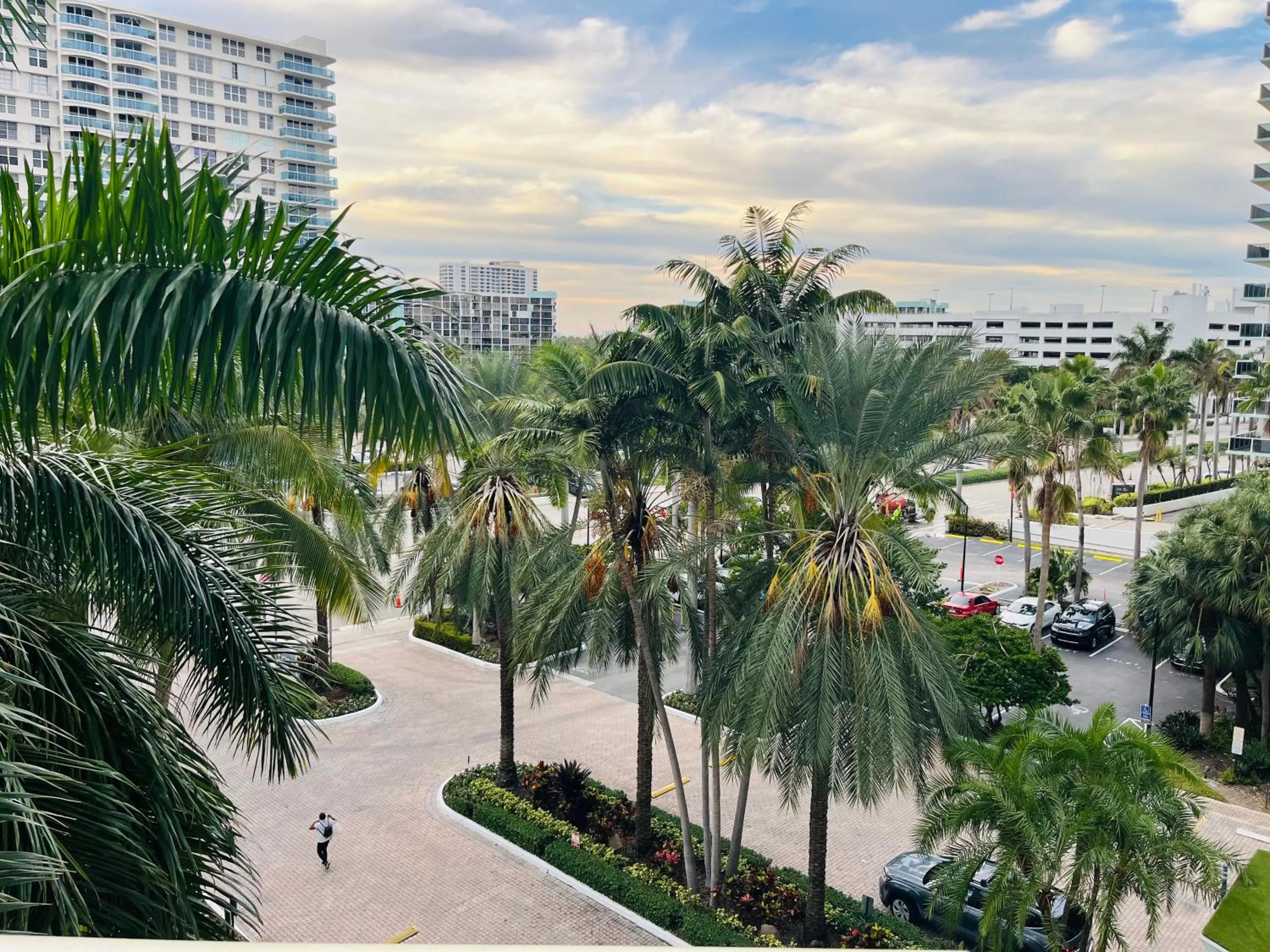 Miami Hallandale Condo, Partial Ocean View Direct Beach and Pool Access Miami Hollywood Beach