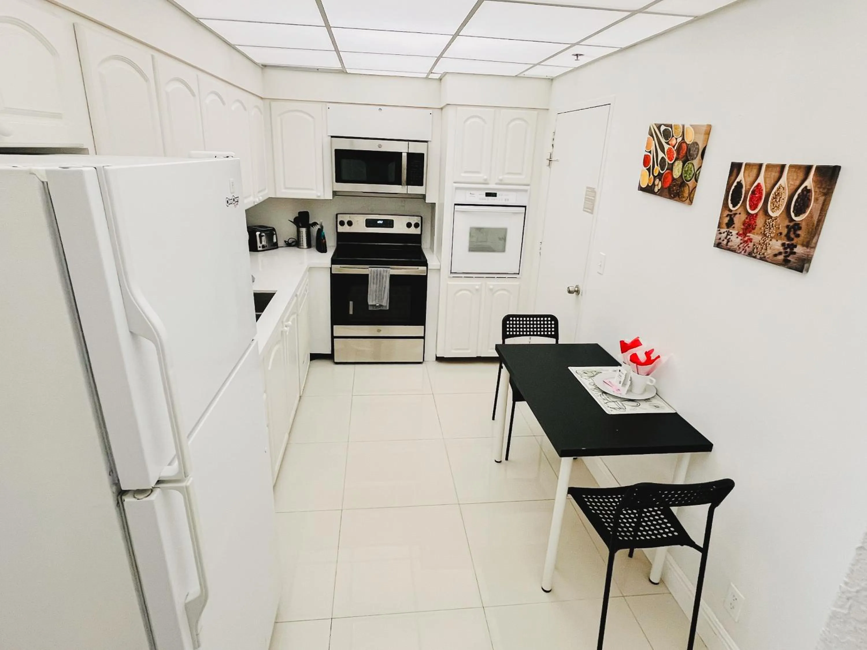 Miami Hallandale Condo, Partial Ocean View Direct Beach and Pool Access Miami Hollywood Beach