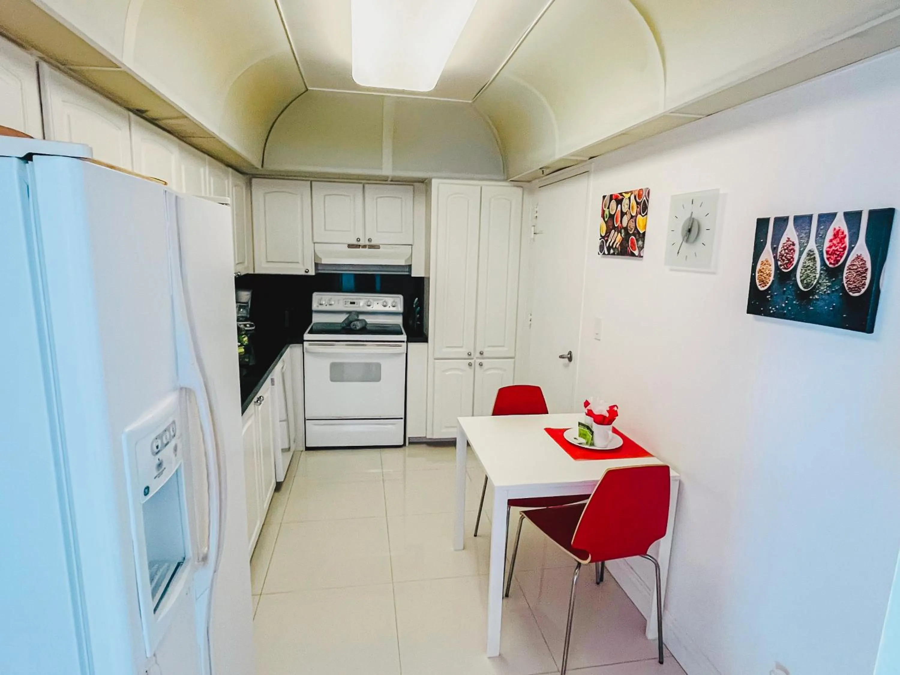 Miami Hallandale Condo, Partial Ocean View Direct Beach and Pool Access Miami Hollywood Beach