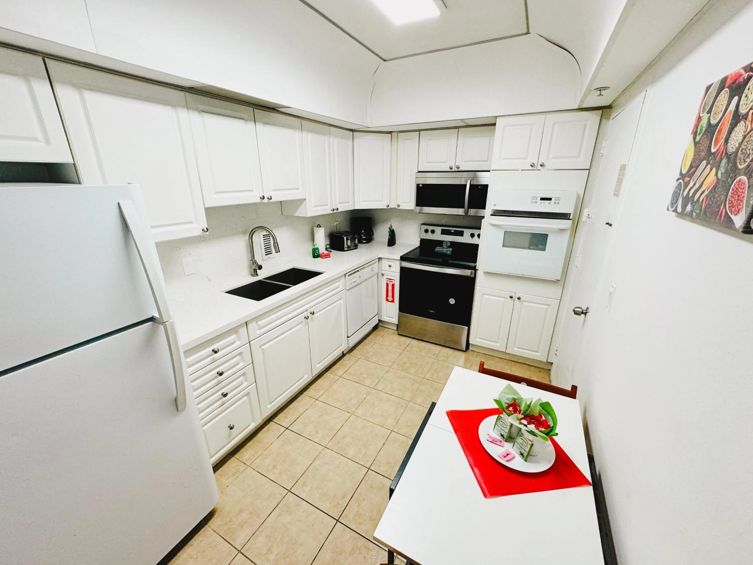 Miami Hallandale Condo, Partial Ocean View Direct Beach and Pool Access Miami Hollywood Beach