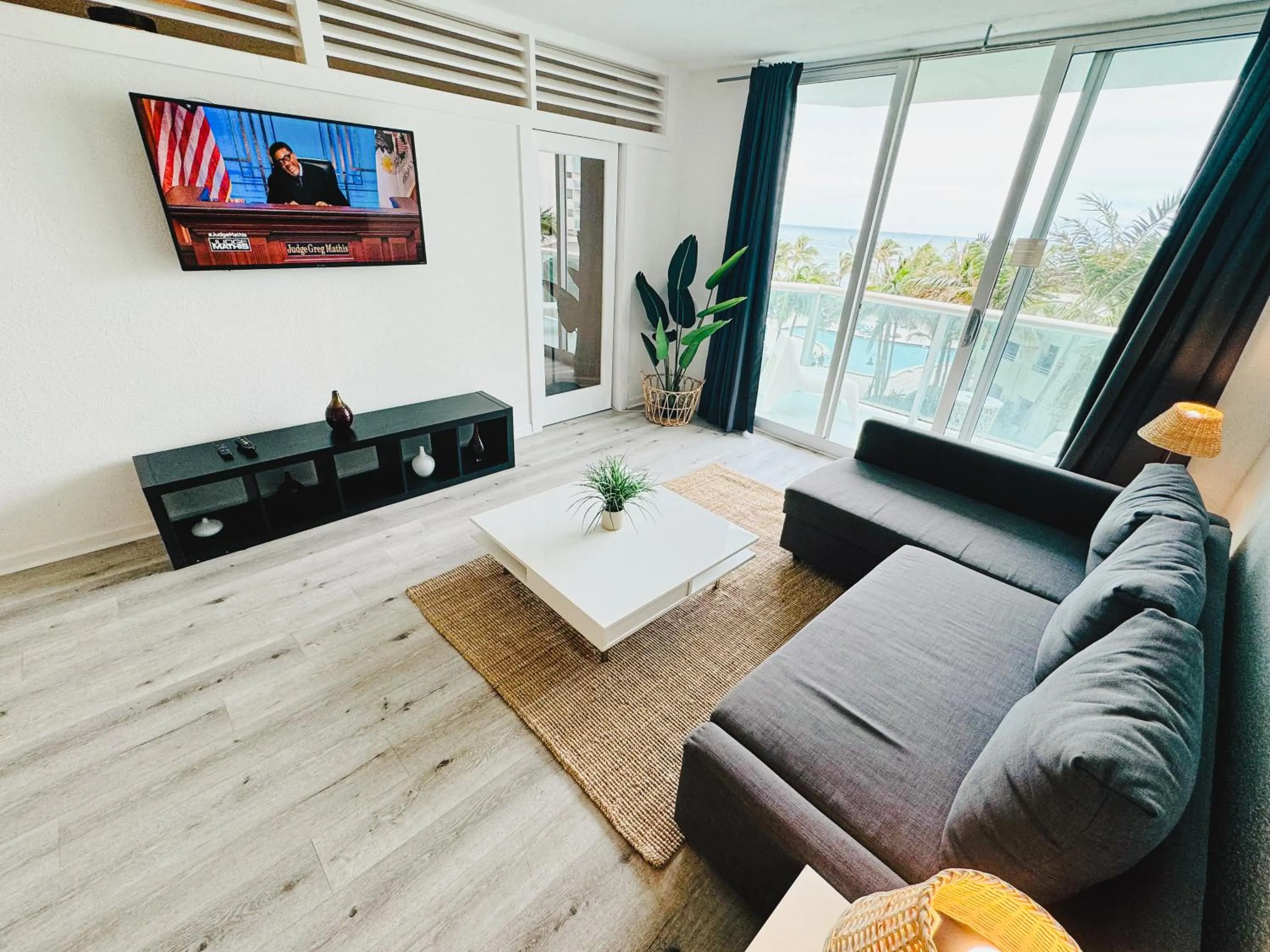 Miami Hallandale Condo, Partial Ocean View Direct Beach and Pool Access Miami Hollywood Beach