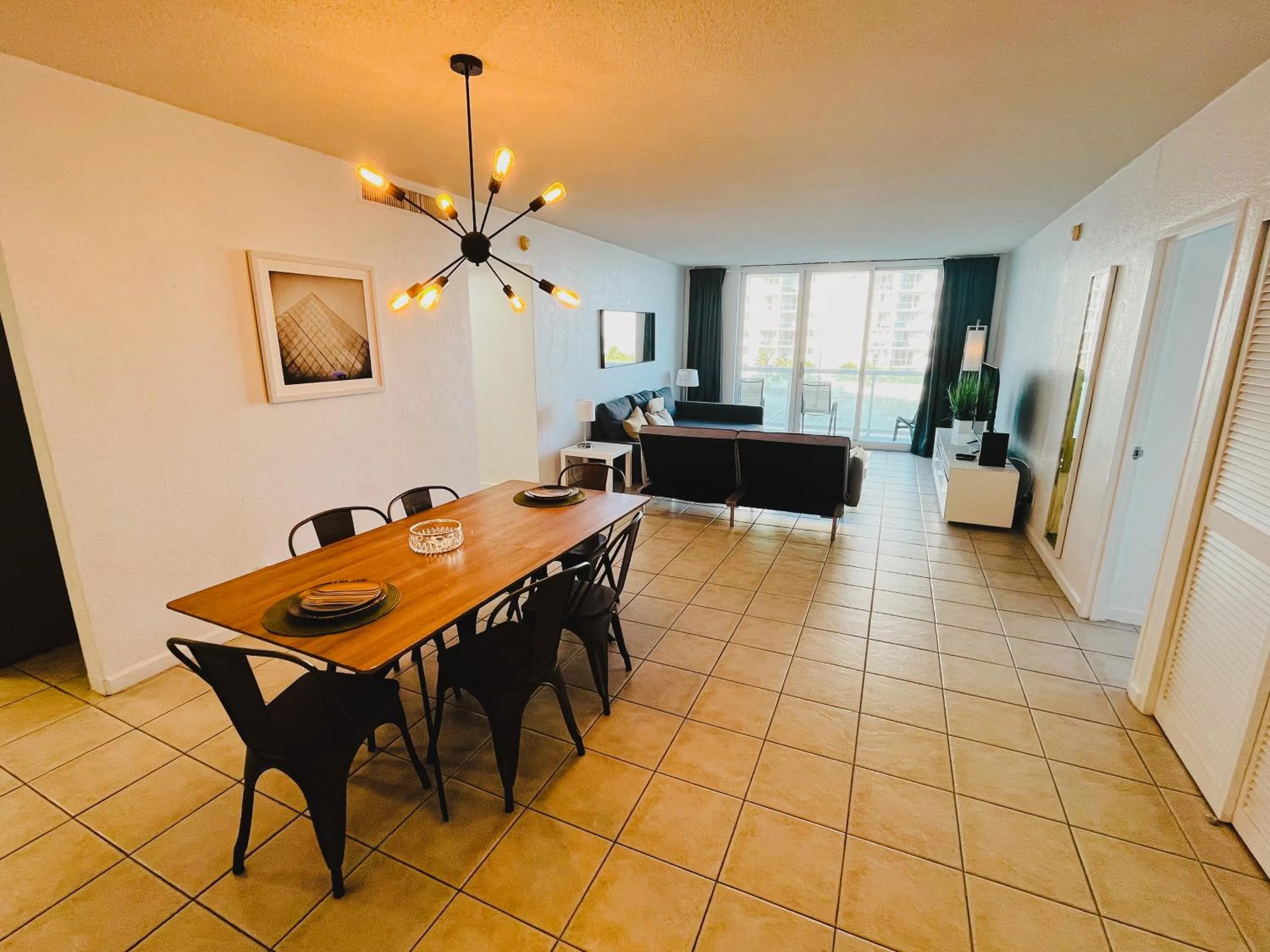 Miami Hallandale Condo, Partial Ocean View Direct Beach and Pool Access Miami Hollywood Beach