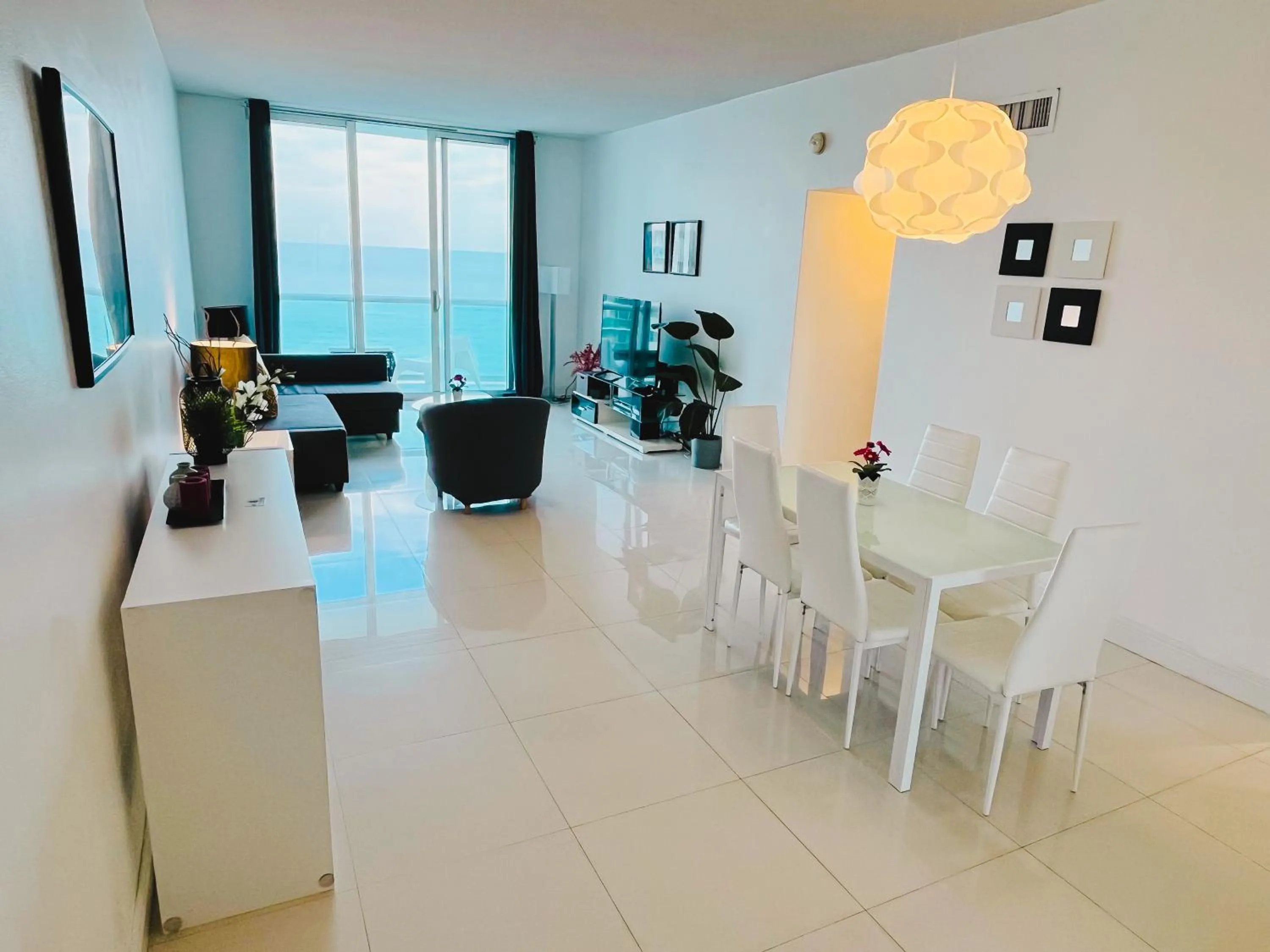 Miami Hallandale Condo, Partial Ocean View Direct Beach and Pool Access Miami Hollywood Beach