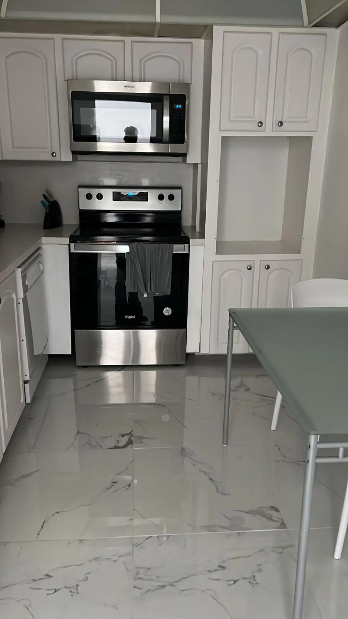 Miami Hallandale Condo, Partial Ocean View Direct Beach and Pool Access Miami Hollywood Beach