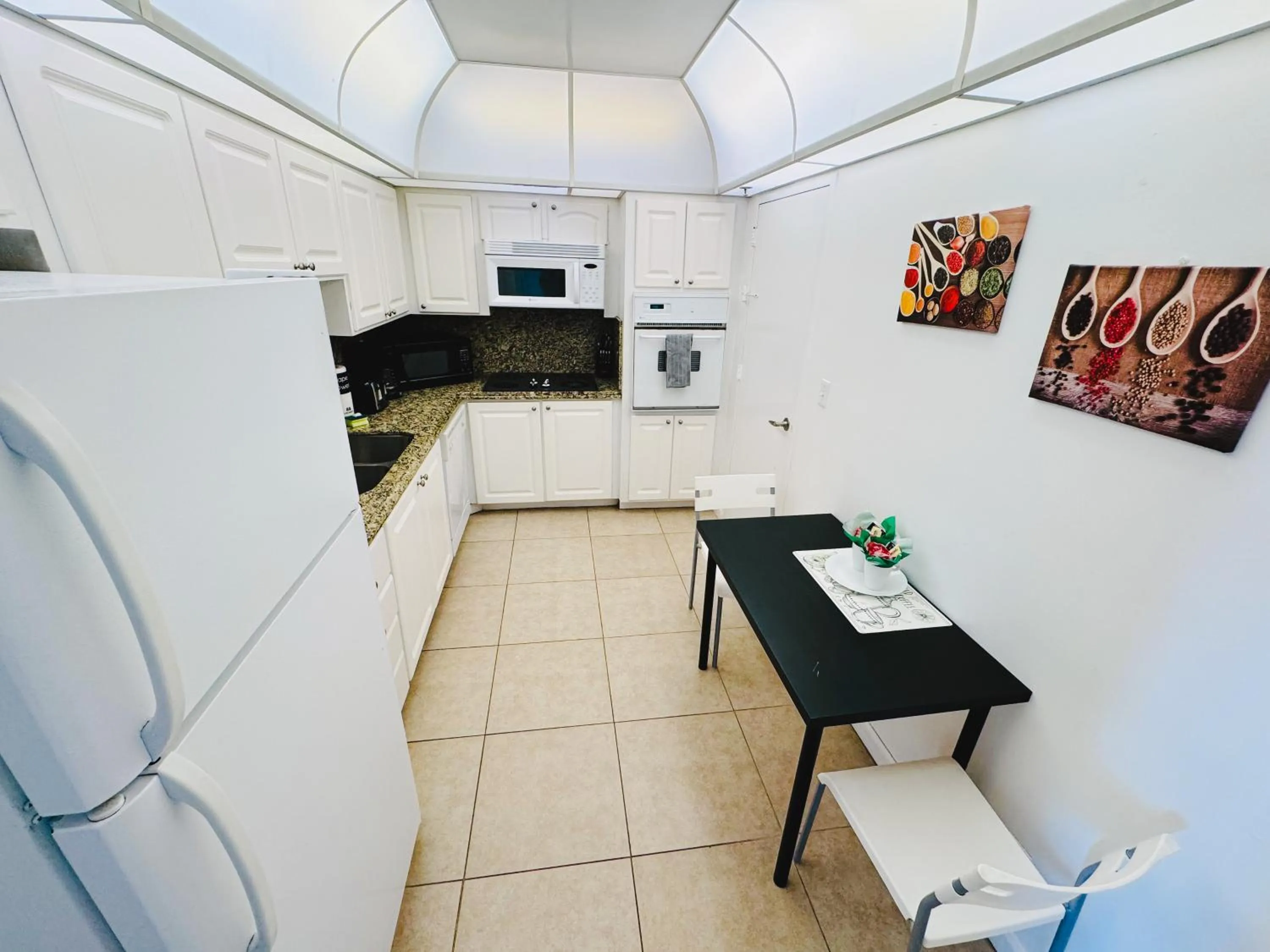 Miami Hallandale Condo, Partial Ocean View Direct Beach and Pool Access Miami Hollywood Beach