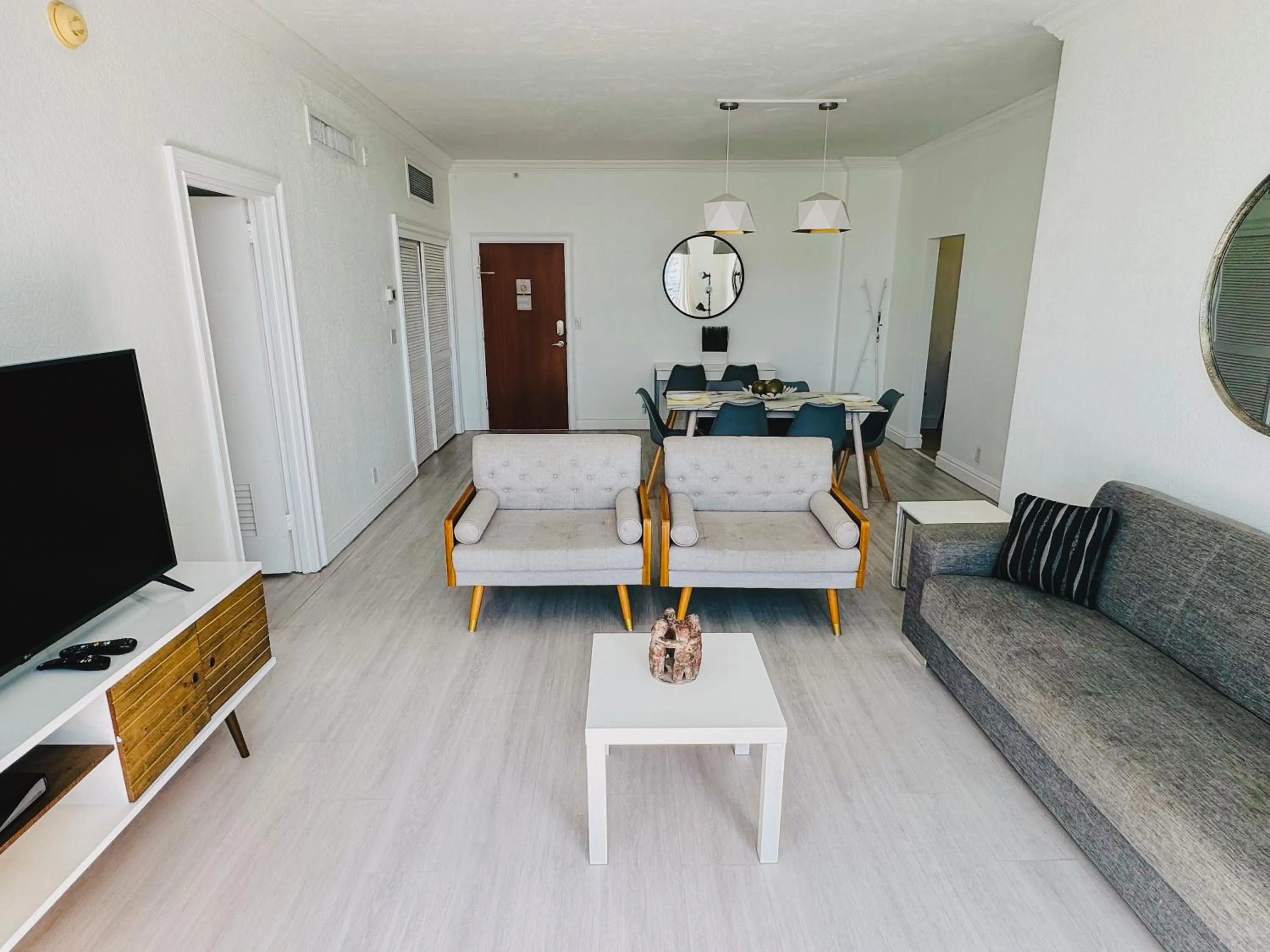 Miami Hallandale Condo, Partial Ocean View Direct Beach and Pool Access Miami Hollywood Beach