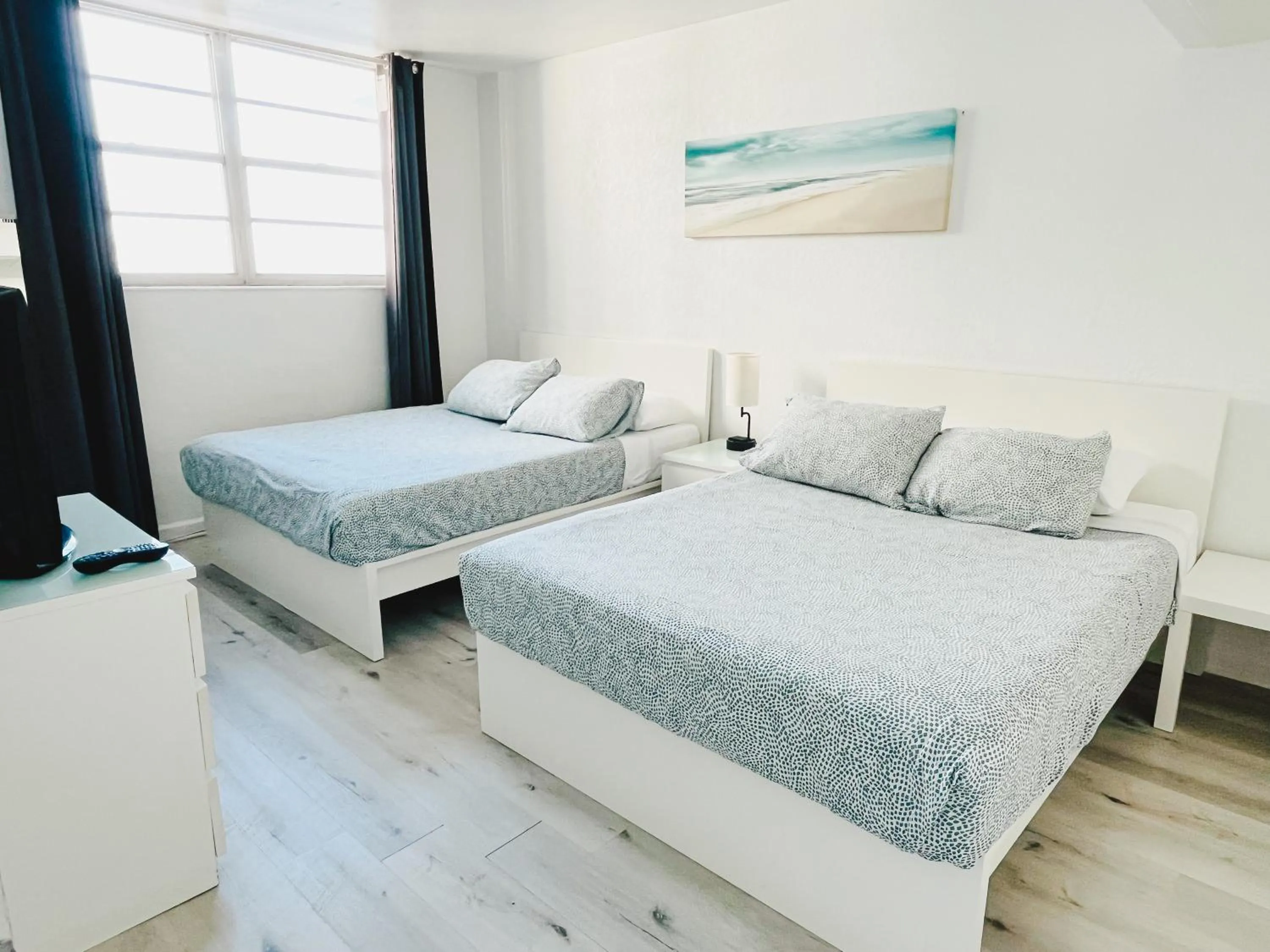 Bed in Miami Hallandale Condo, Partial Ocean View Direct Beach and Pool Access Miami Hollywood Beach