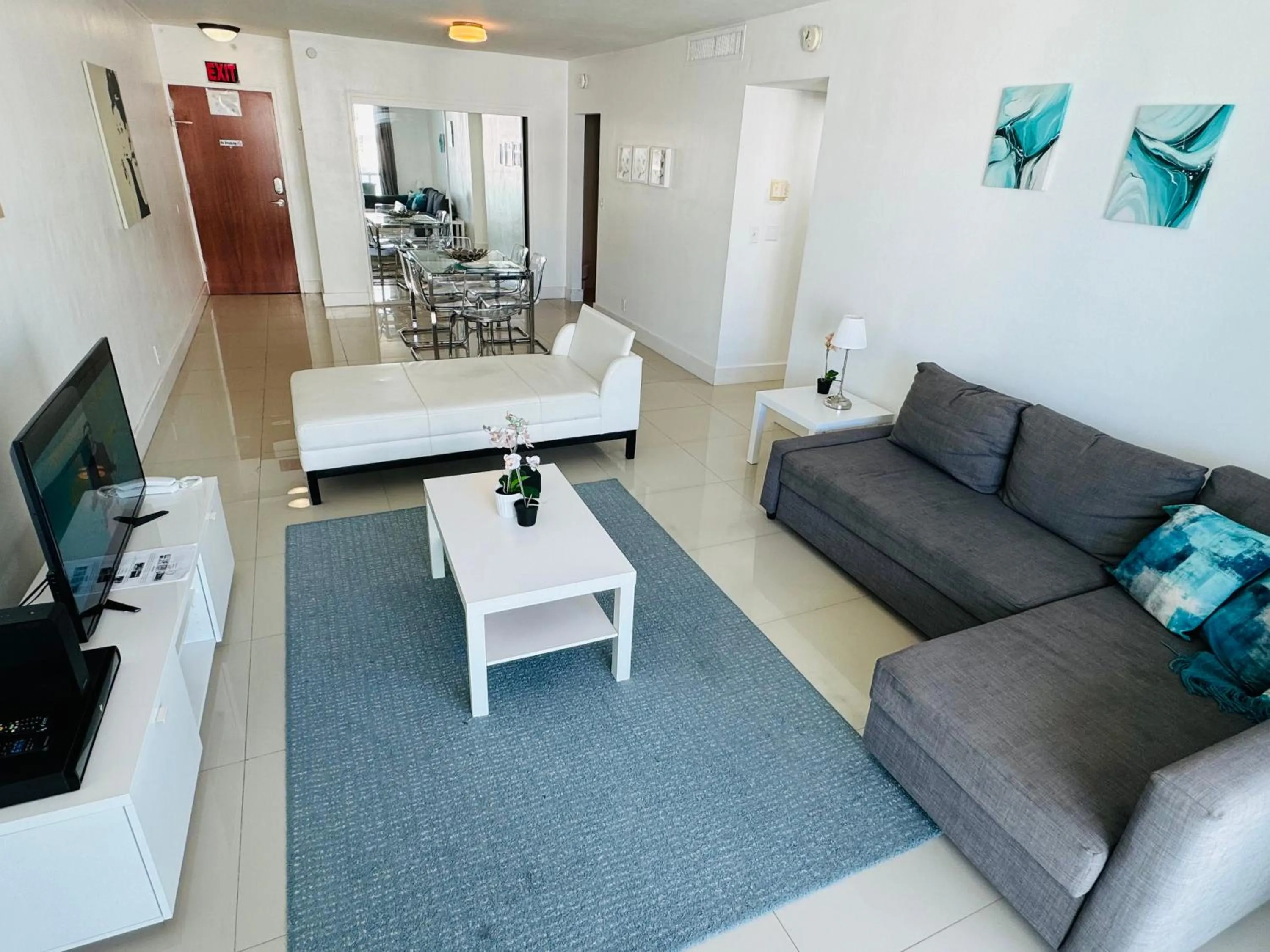 Miami Hallandale Condo, Partial Ocean View Direct Beach and Pool Access Miami Hollywood Beach