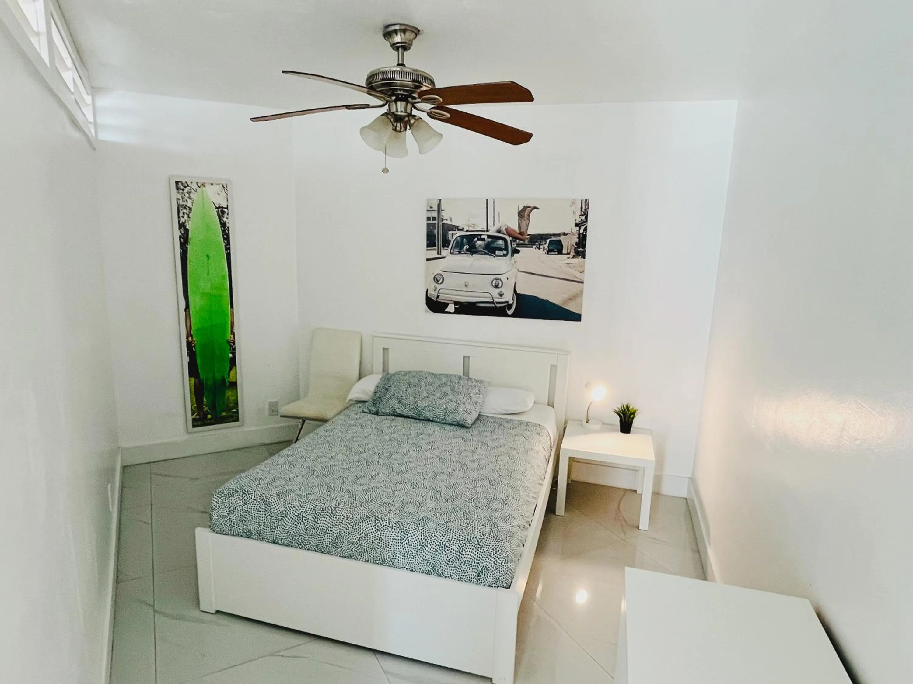 Bed in Miami Hallandale Condo, Partial Ocean View Direct Beach and Pool Access Miami Hollywood Beach