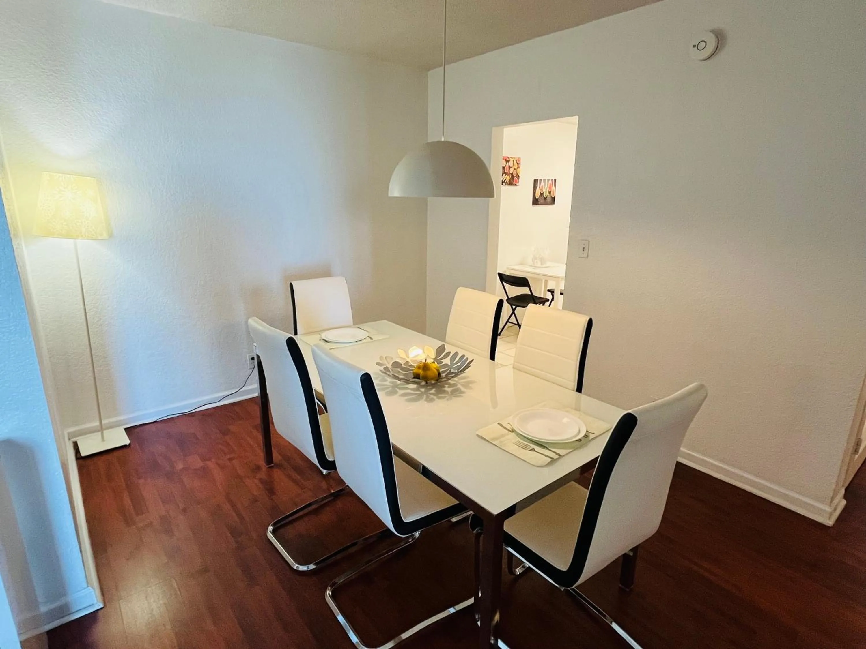 Miami Hallandale Condo, Partial Ocean View Direct Beach and Pool Access Miami Hollywood Beach