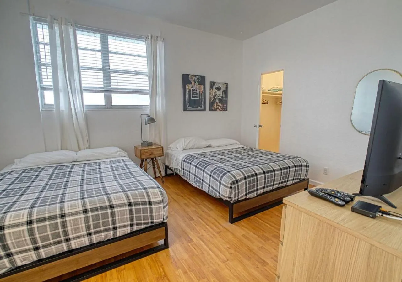 Bed in Miami Hallandale Condo, Partial Ocean View Direct Beach and Pool Access Miami Hollywood Beach