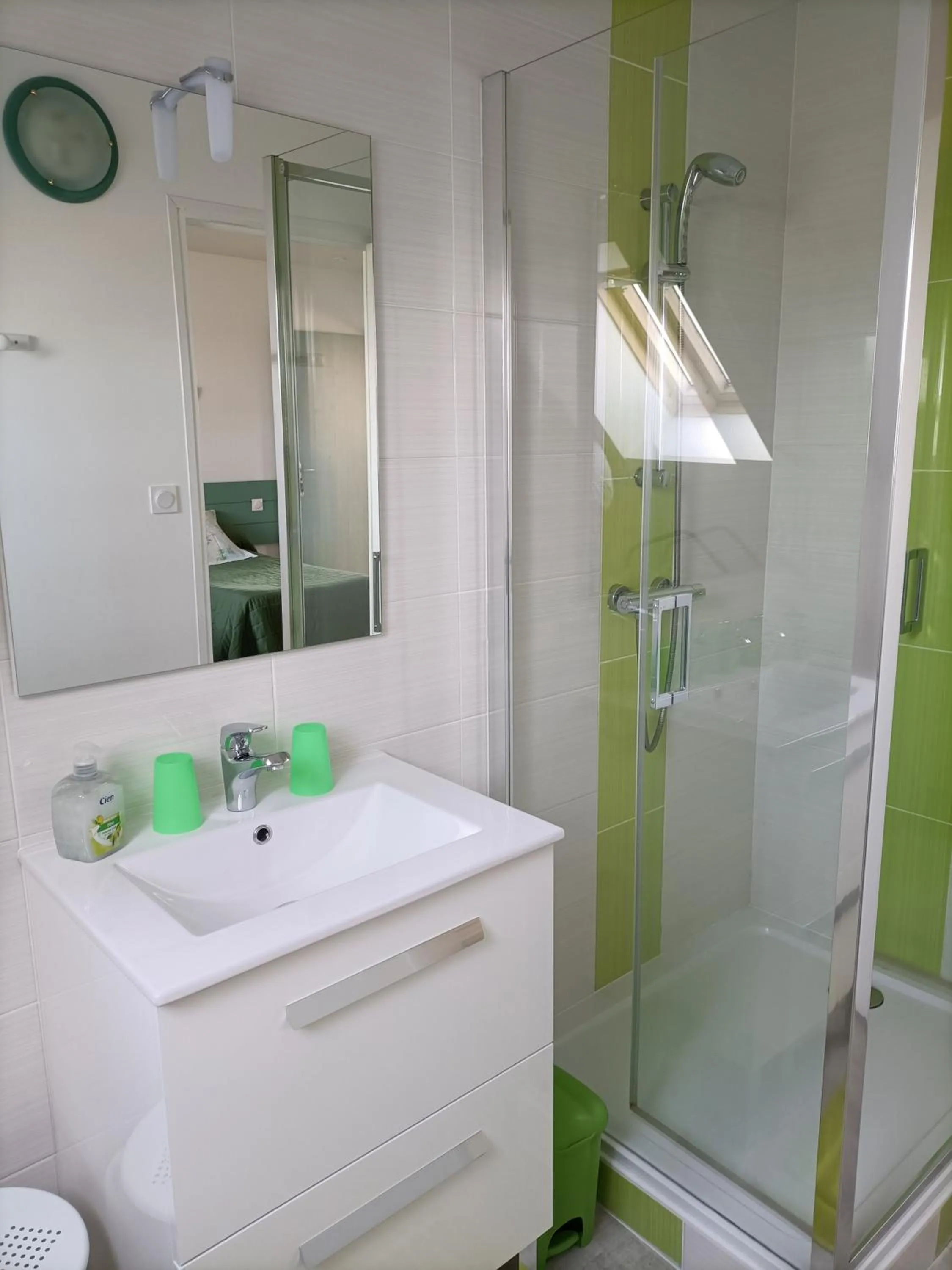 Shower in Vent des Grèves