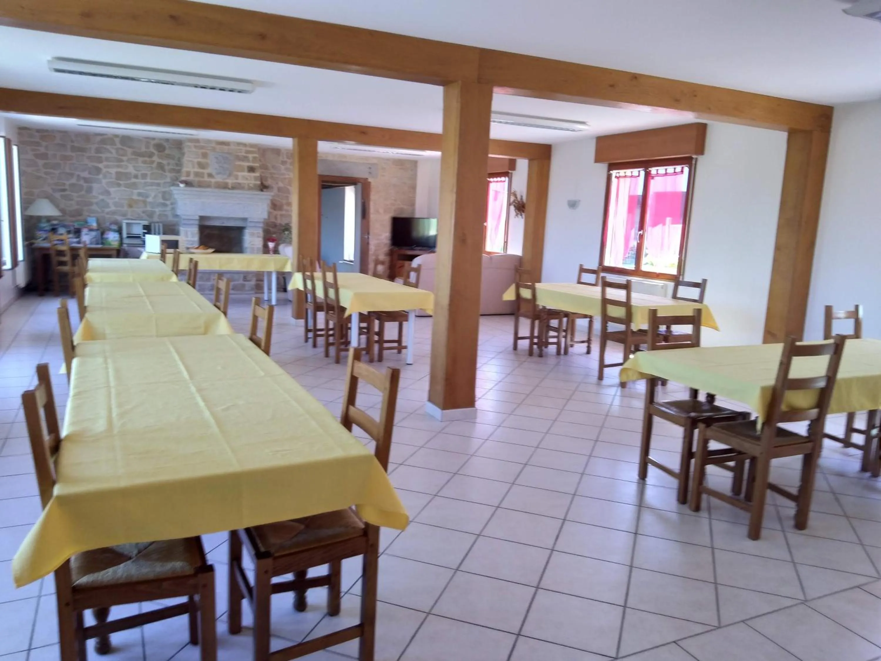 Communal lounge/ TV room in Vent des Grèves