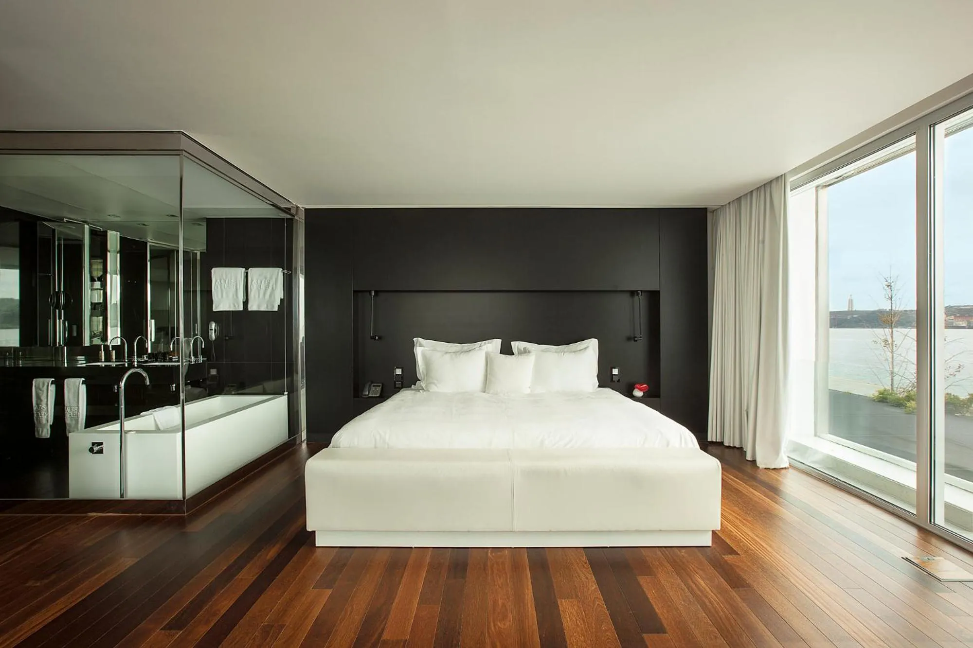 Bedroom, Bed in Altis Belem Hotel & Spa, a Member of Design Hotels