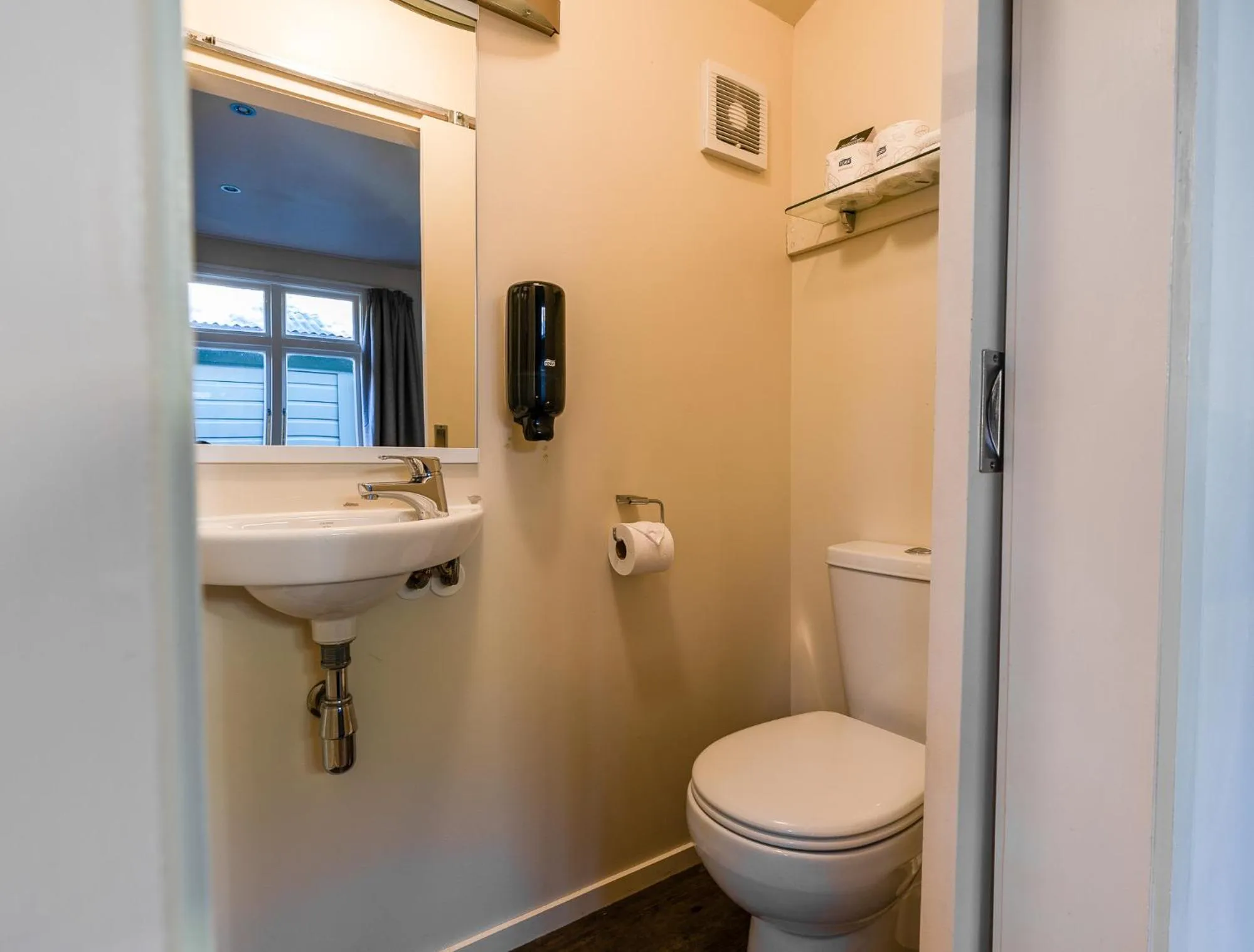 Bathroom in Rainforest Retreat