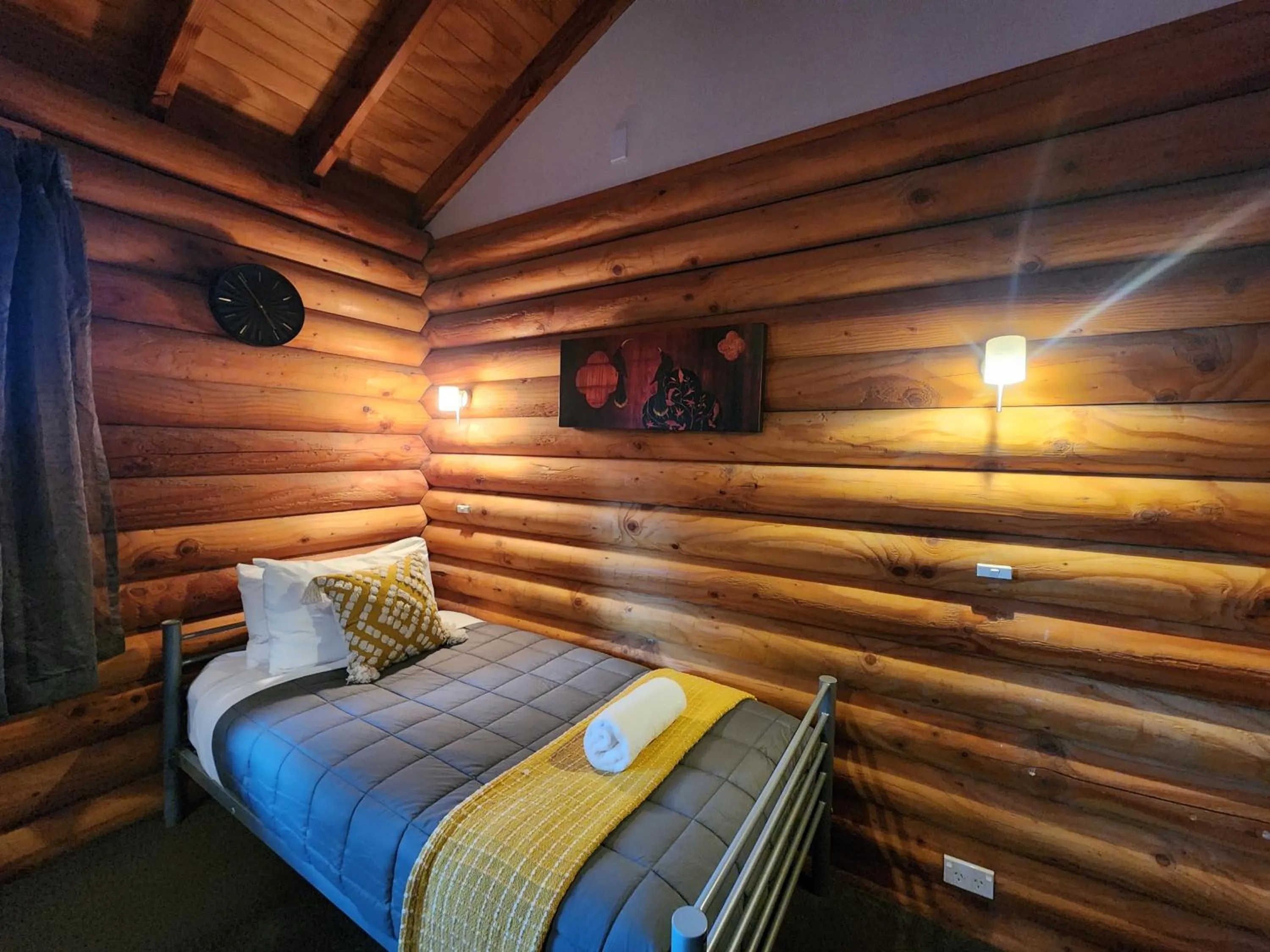 Bed in Rainforest Retreat