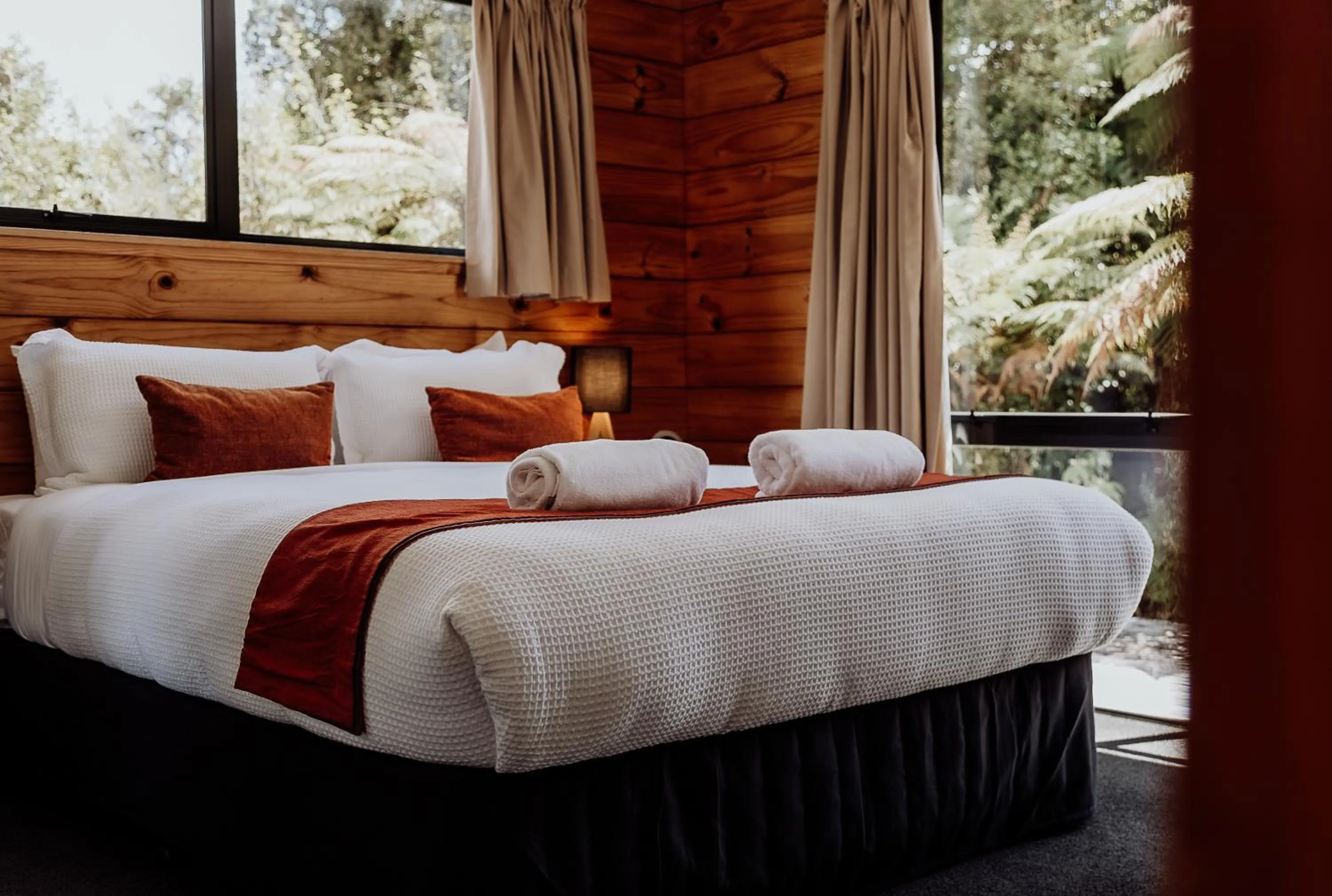 Bed in Rainforest Retreat