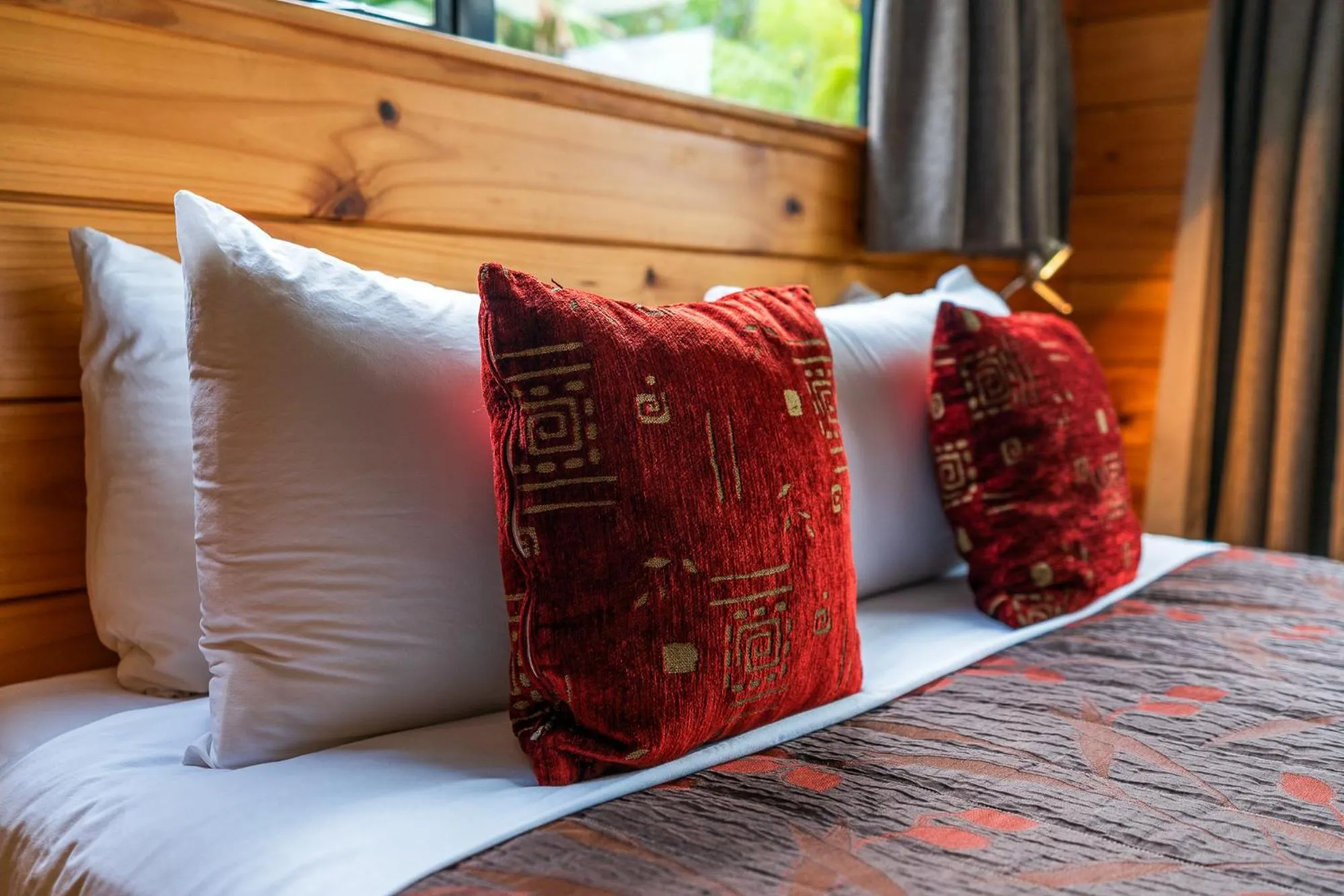 Bed in Rainforest Retreat