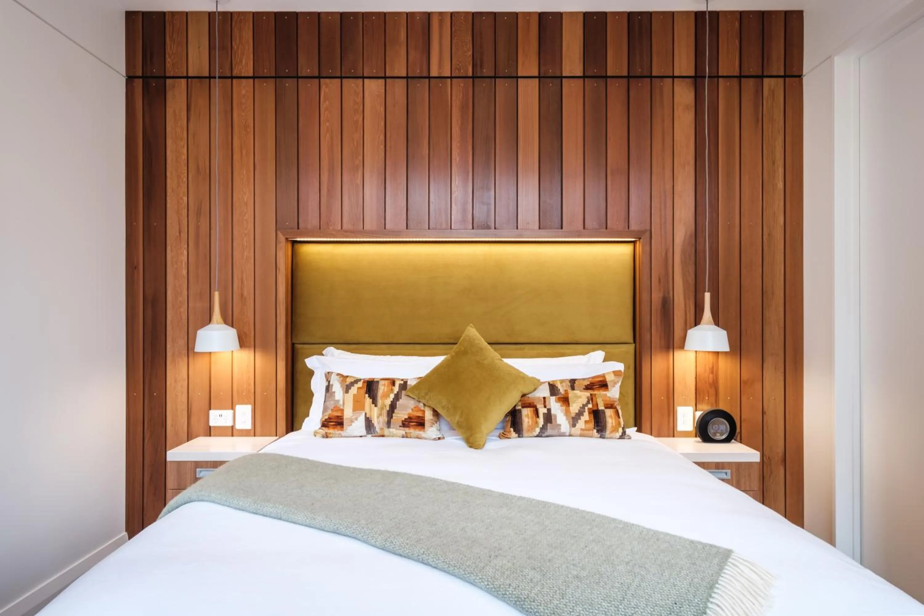 Bed in Rainforest Retreat