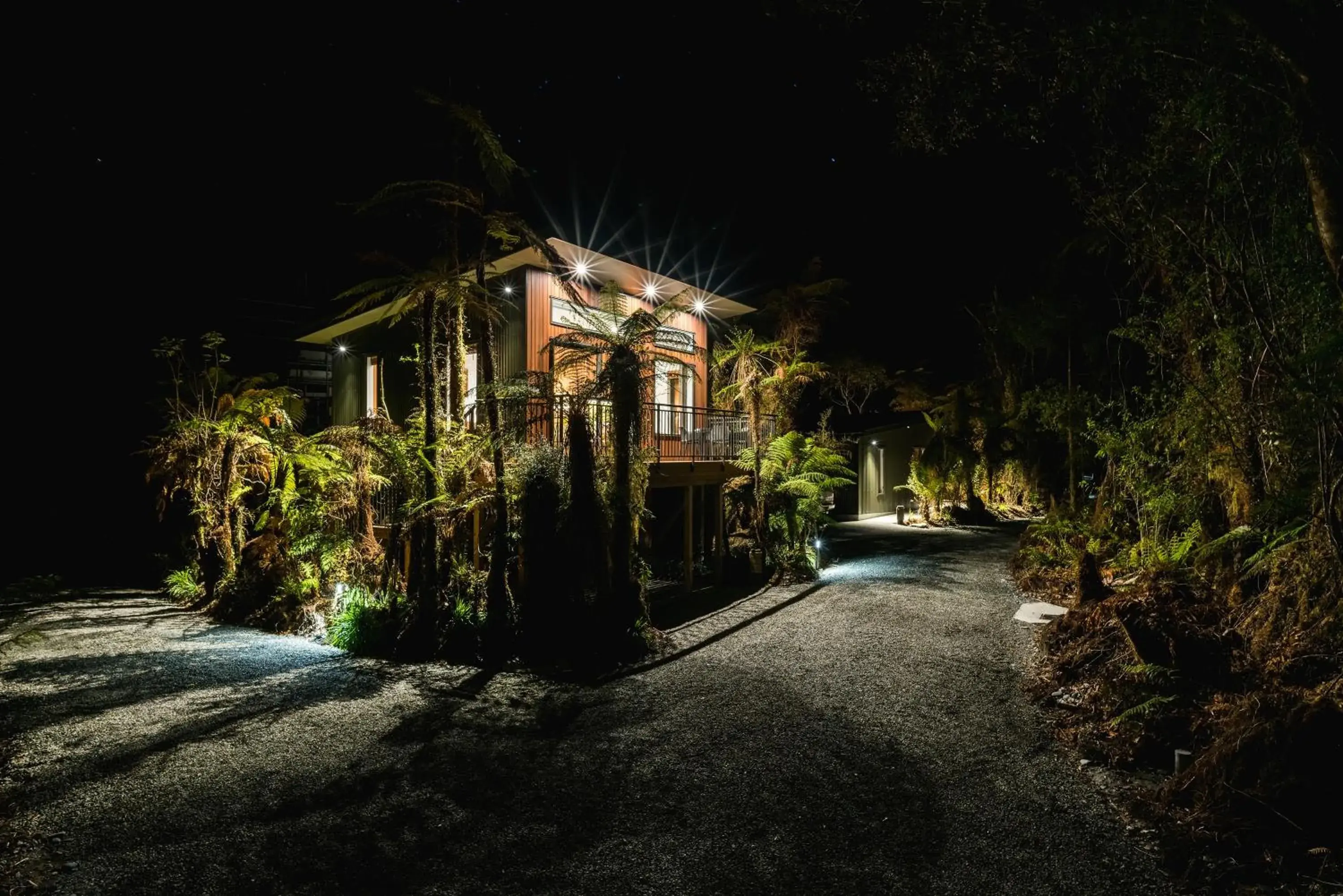 Deluxe Tree Lodge in Rainforest Retreat Deluxe Tree Lodge in Rainforest Retreat