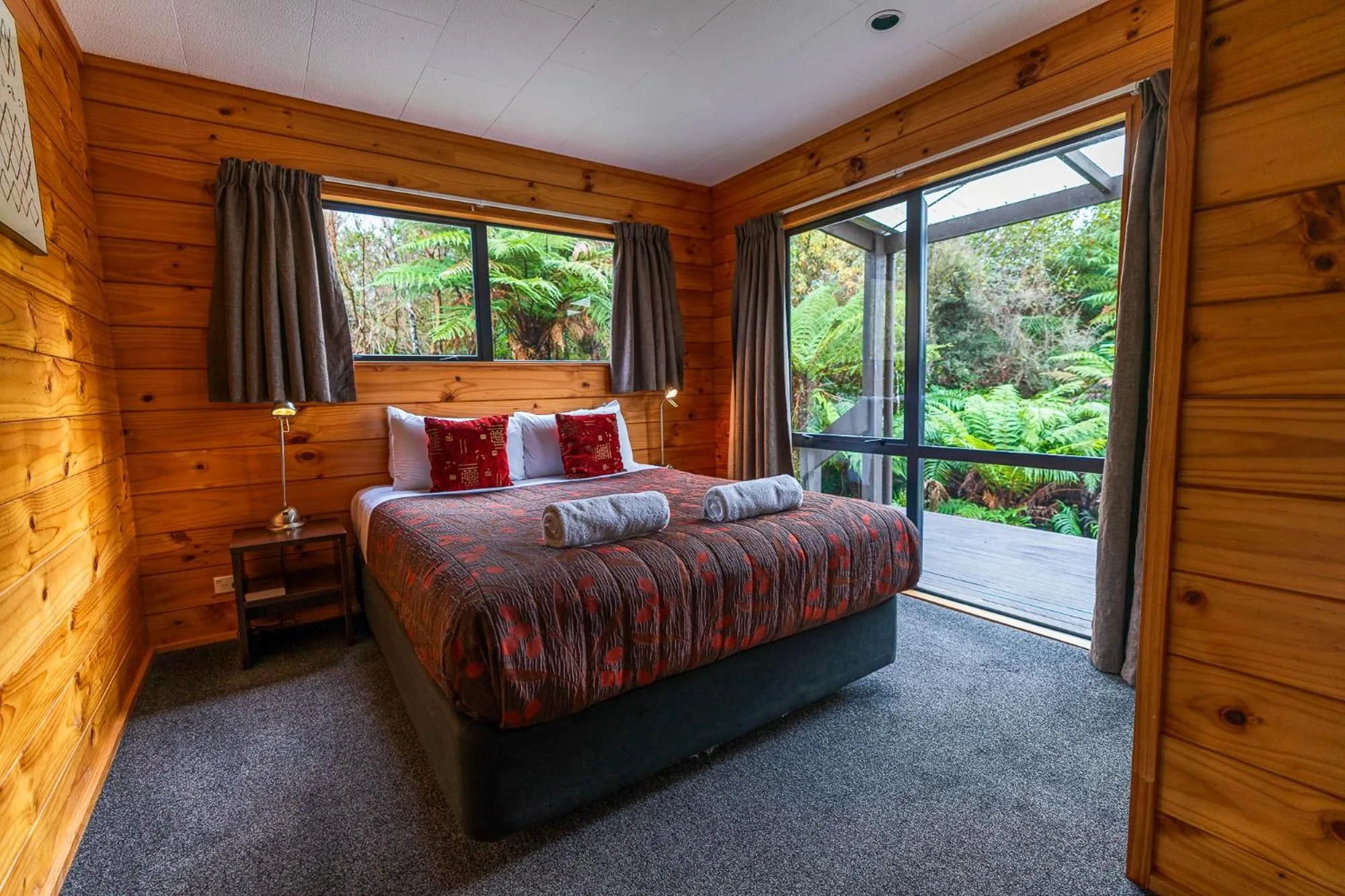 Bed in Rainforest Retreat