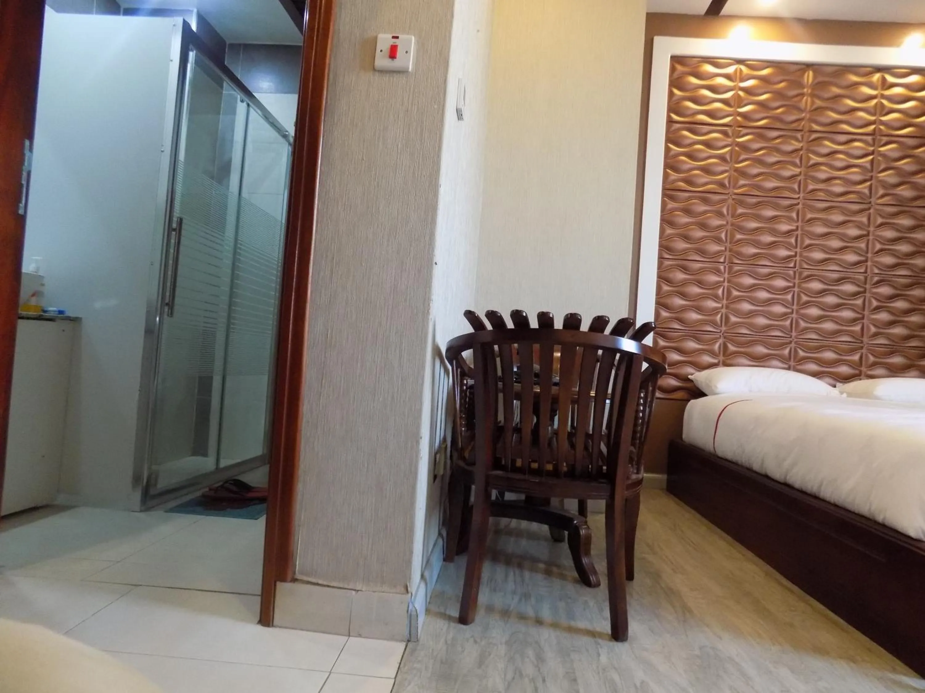 Shower in Freedom City Hotel Najjanankumbi Kamapala