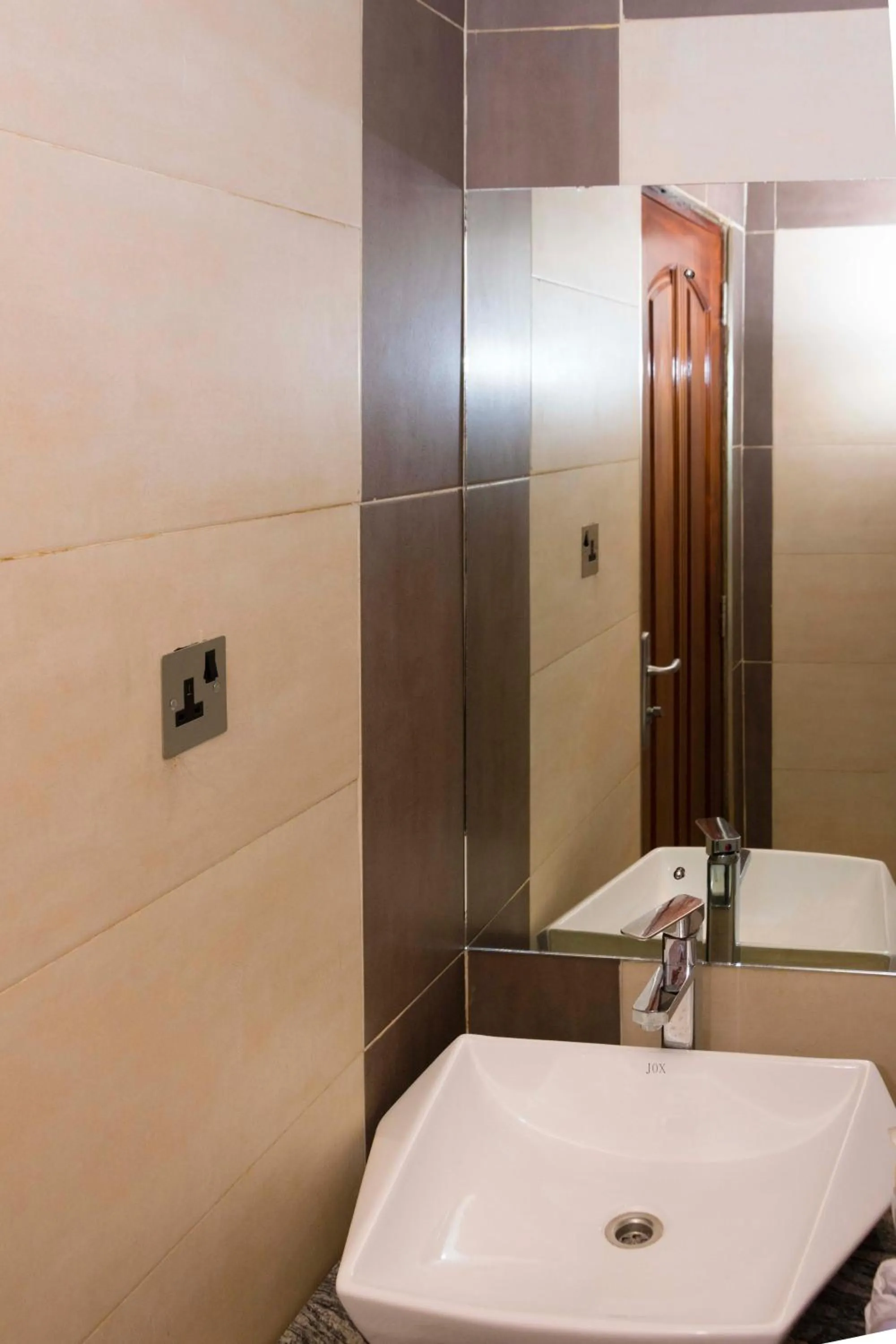 Shower in Freedom City Hotel Najjanankumbi Kamapala