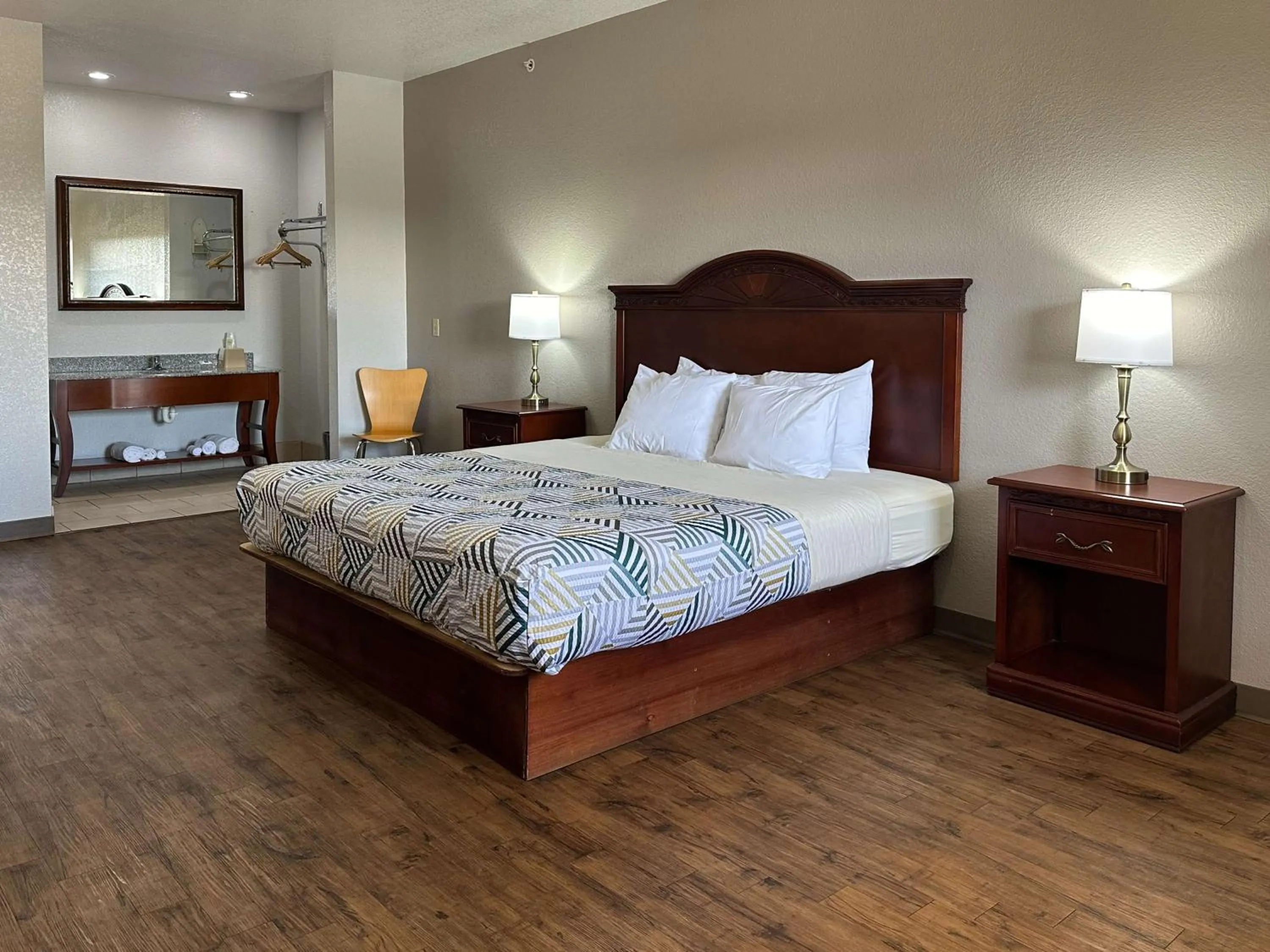 Bedroom, Bed in Motel 6-Atoka, OK