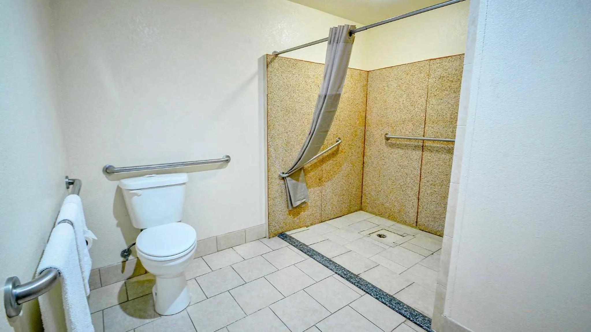 Bathroom in Motel 6-Atoka, OK