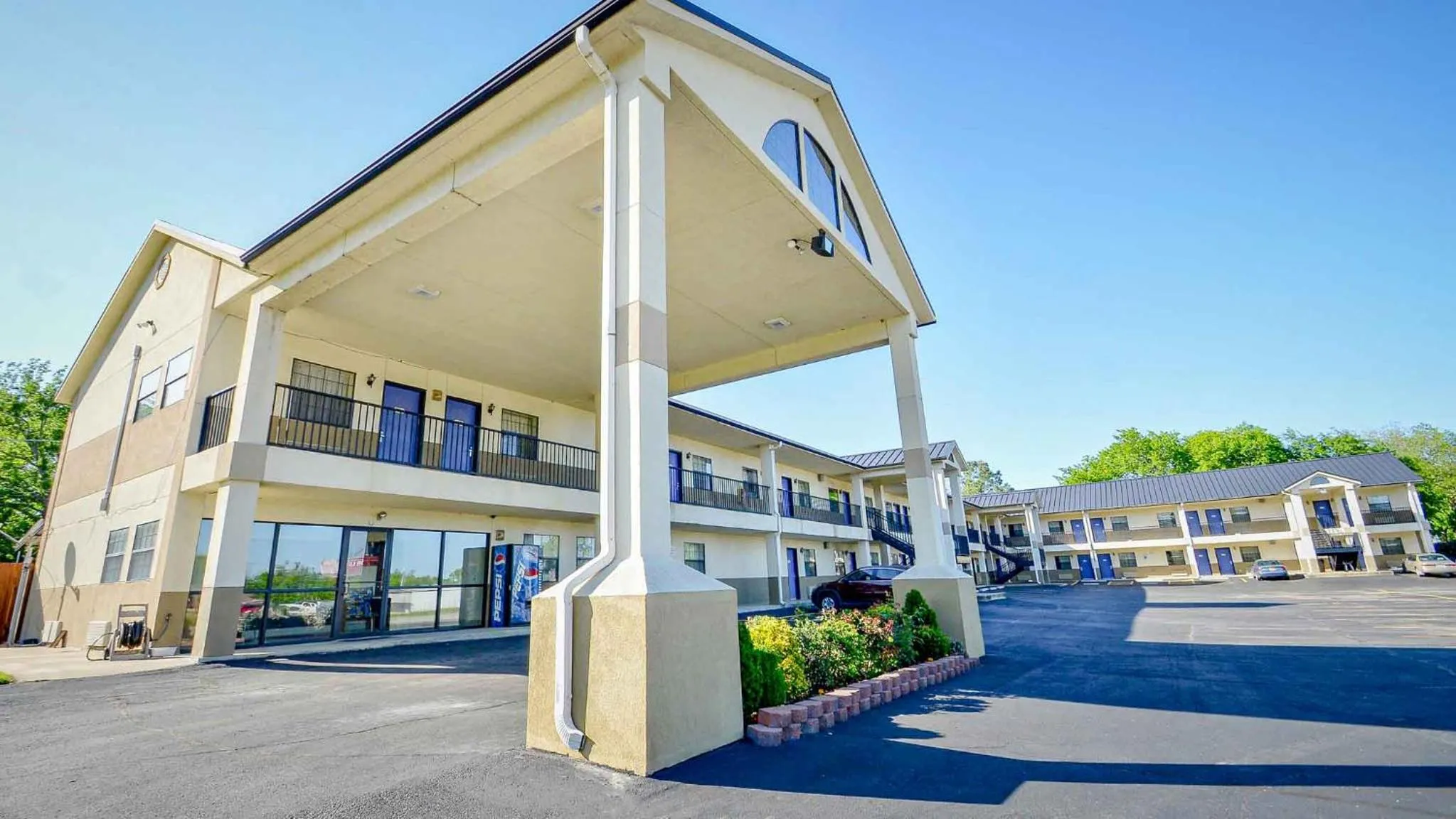 Property building in Motel 6-Atoka, OK