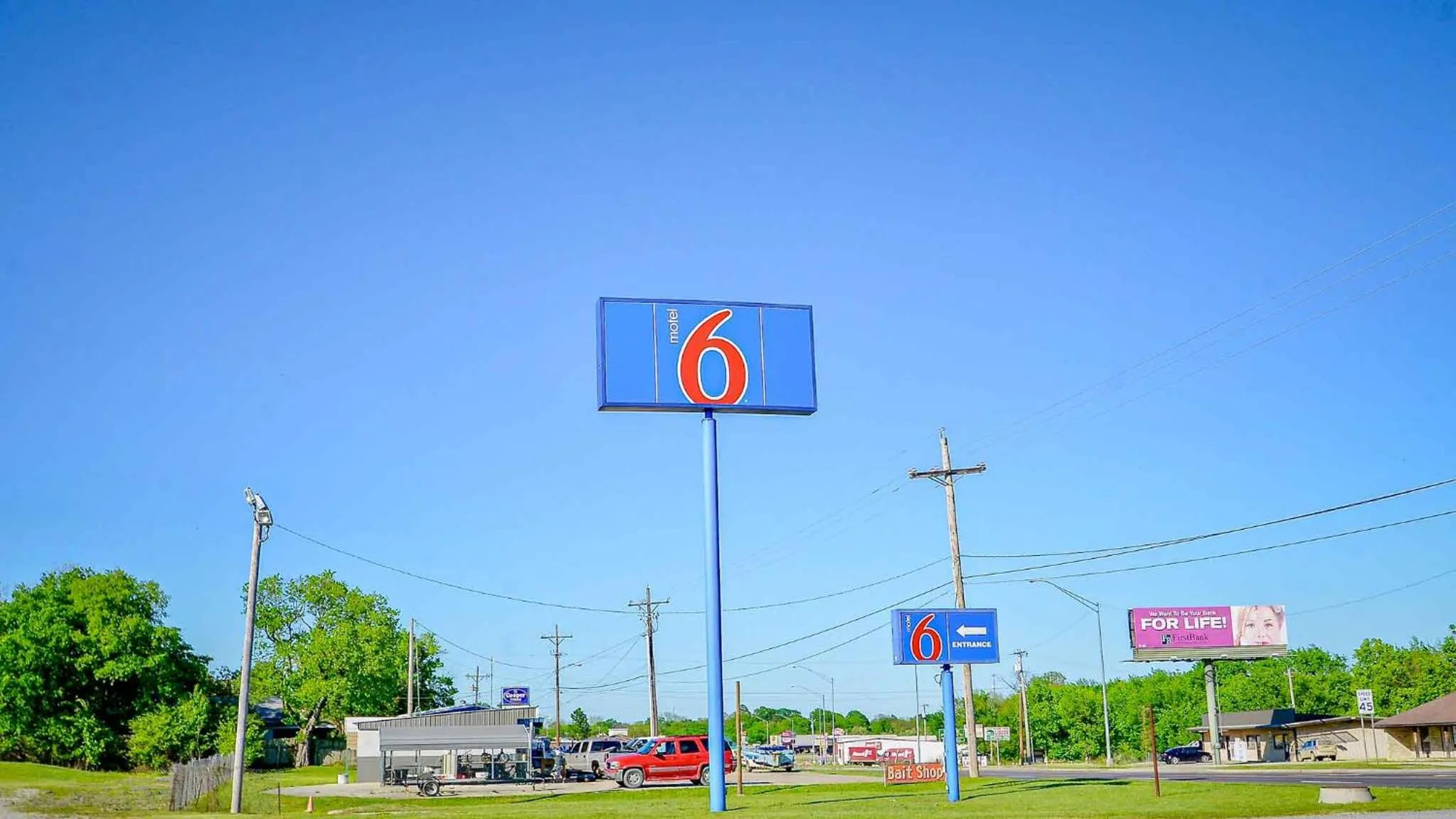Property building in Motel 6-Atoka, OK