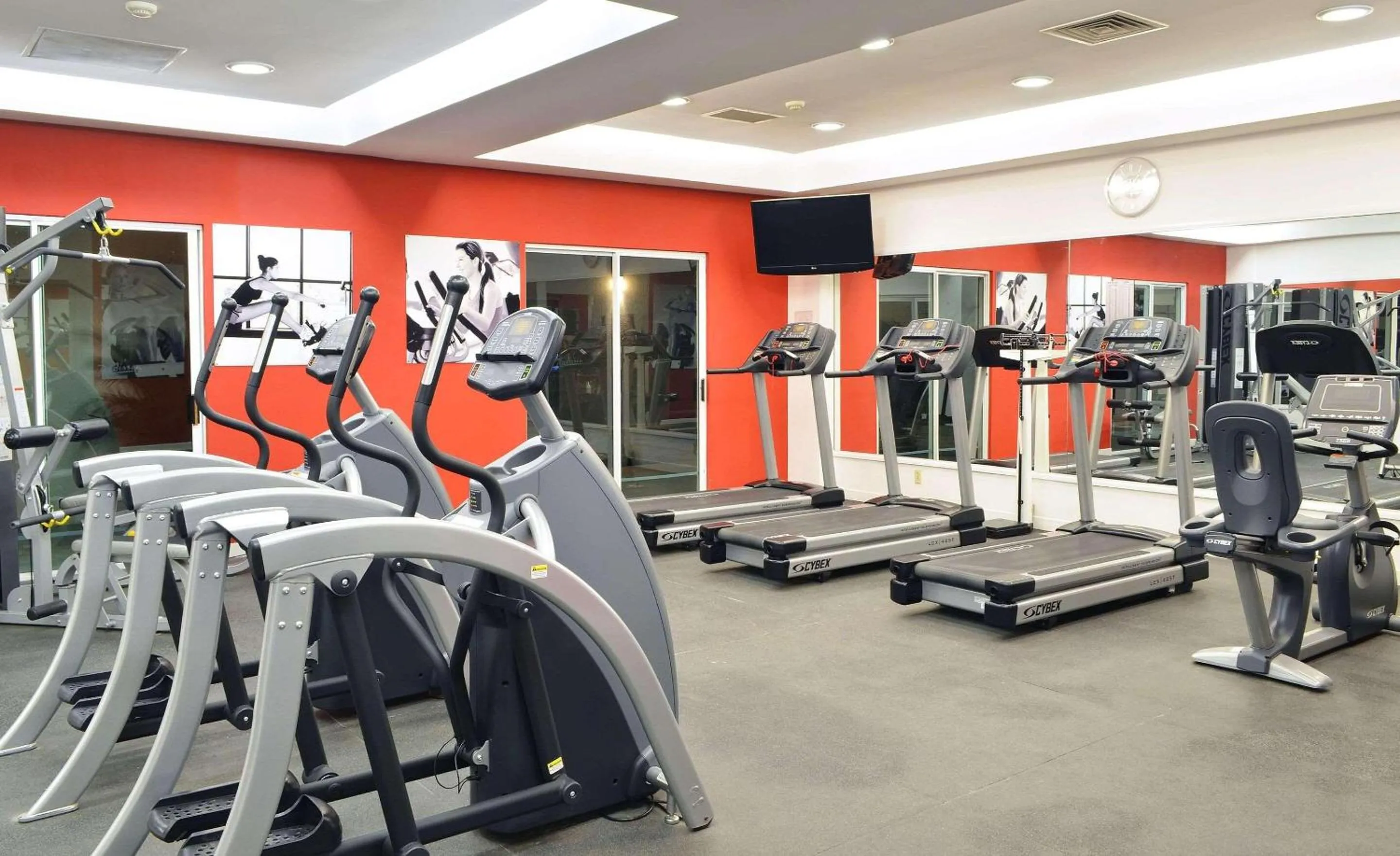 Fitness centre/facilities in Radisson Poliforum Plaza Hotel Leon