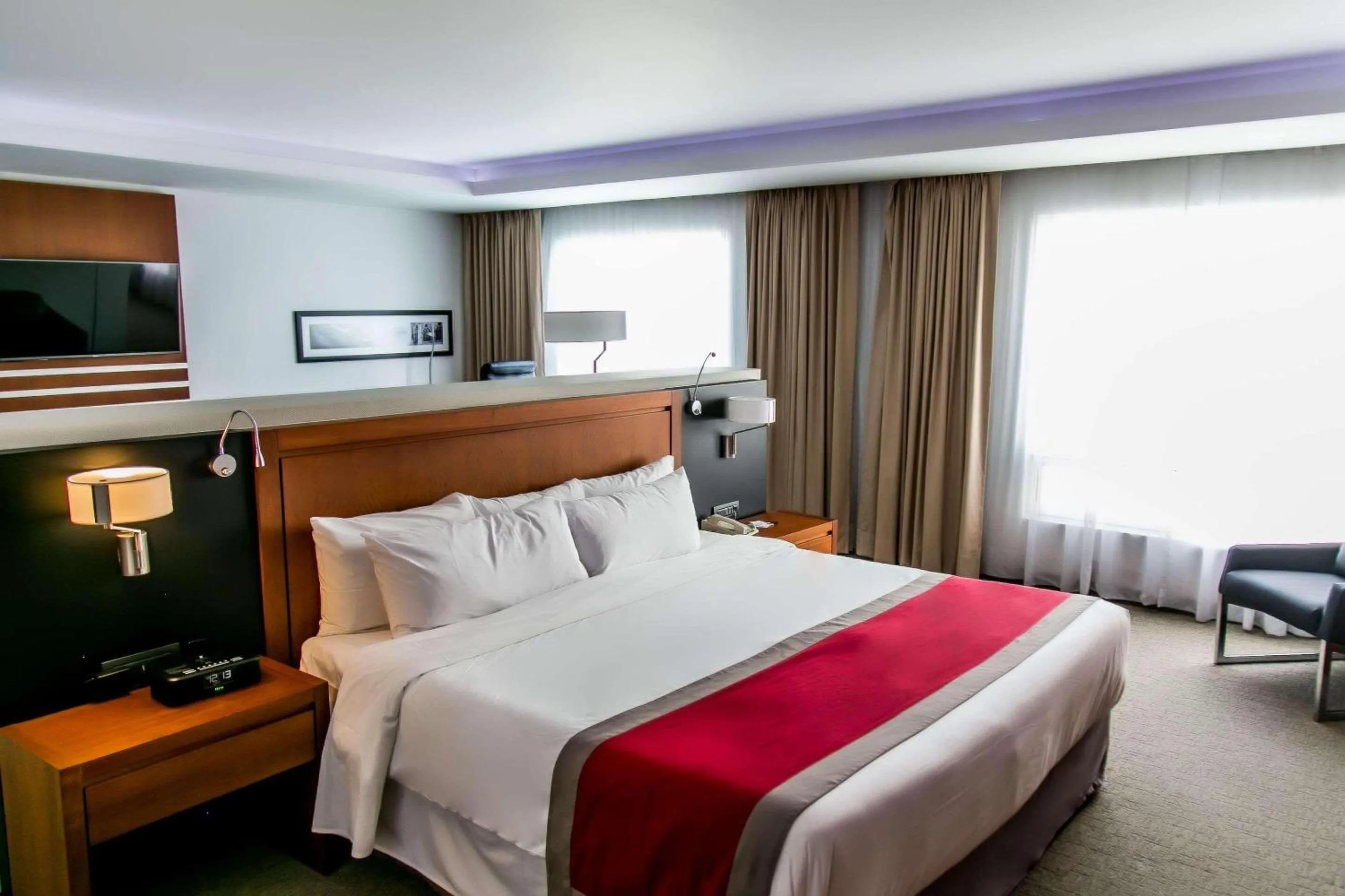 Bedroom, Bed in Radisson Poliforum Plaza Hotel Leon