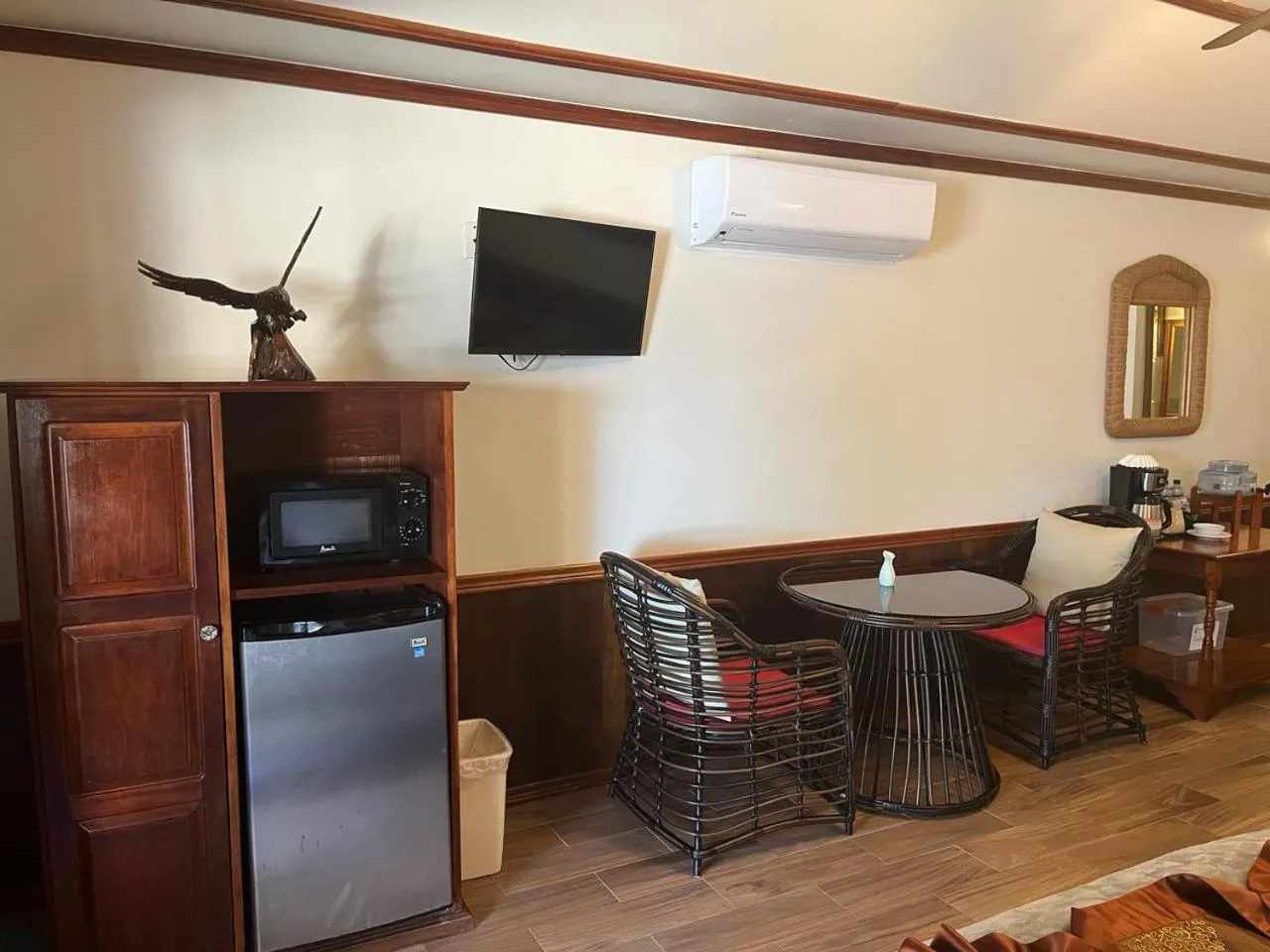 Captain Morgan's Retreat