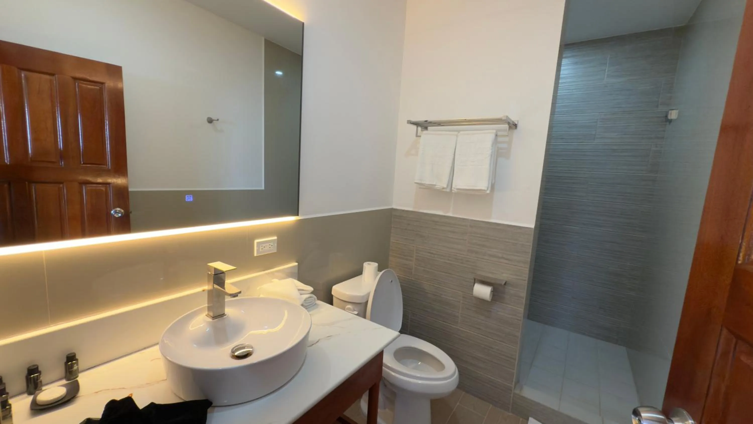 Bathroom in Captain Morgan's Retreat