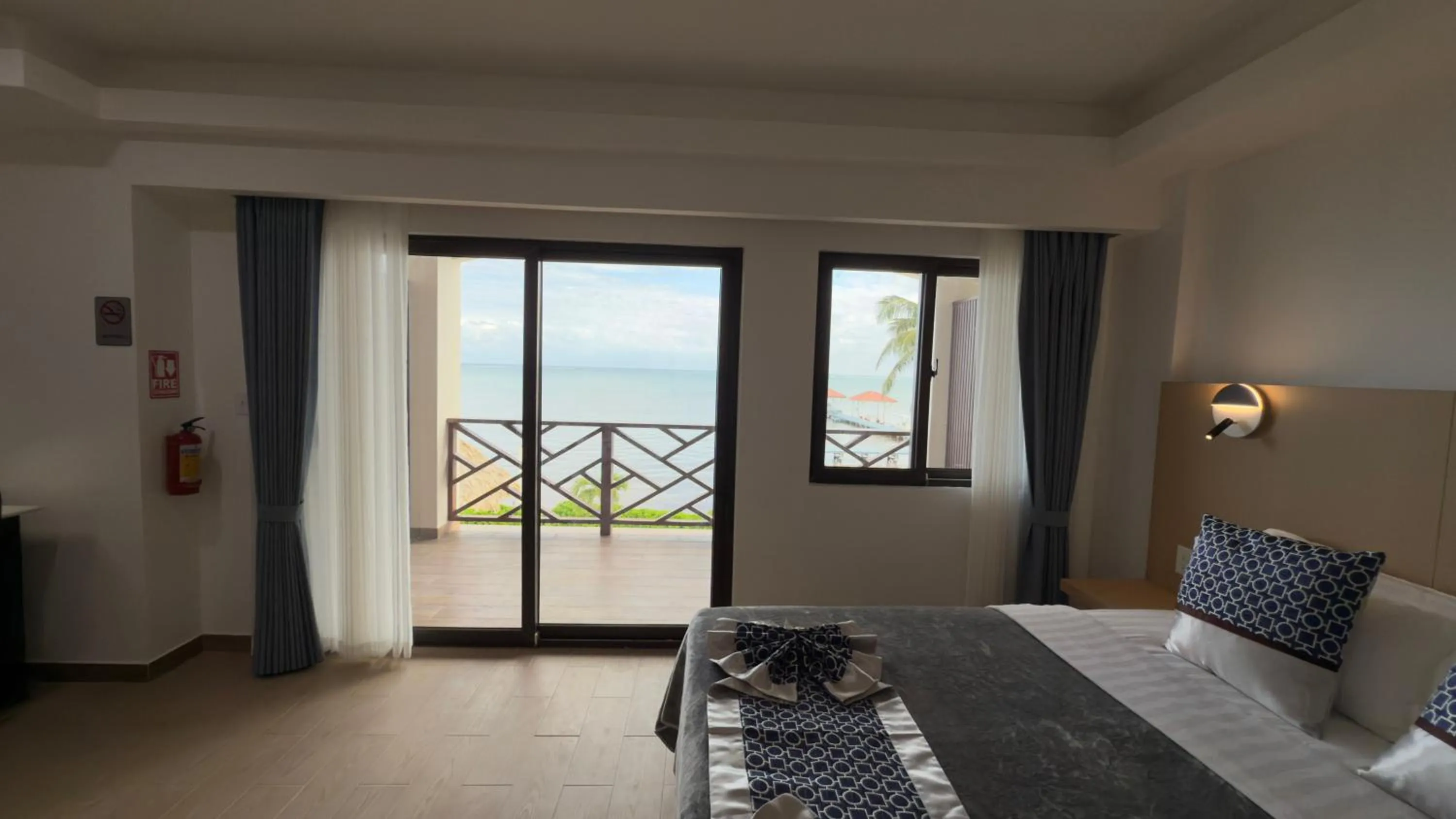 View (from property/room), Bed in Captain Morgan's Retreat