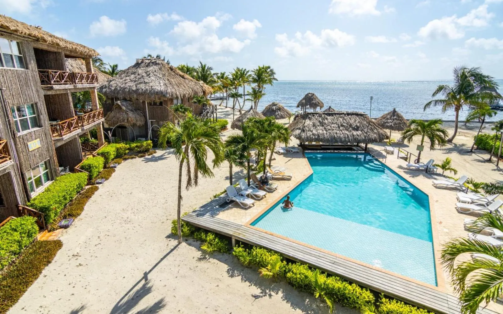 Pool view in Captain Morgan's Retreat