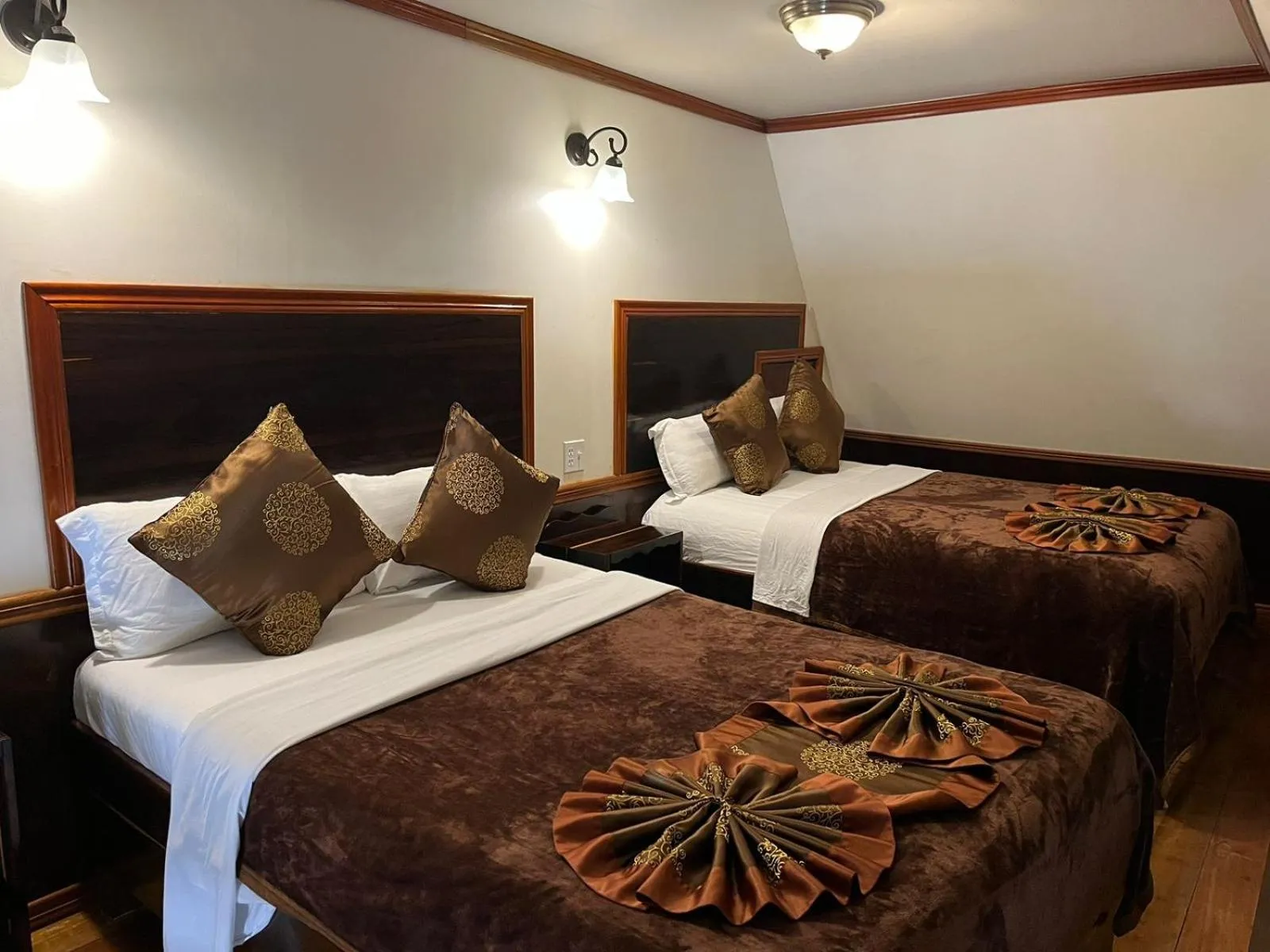 Property building, Bed in Captain Morgan's Retreat