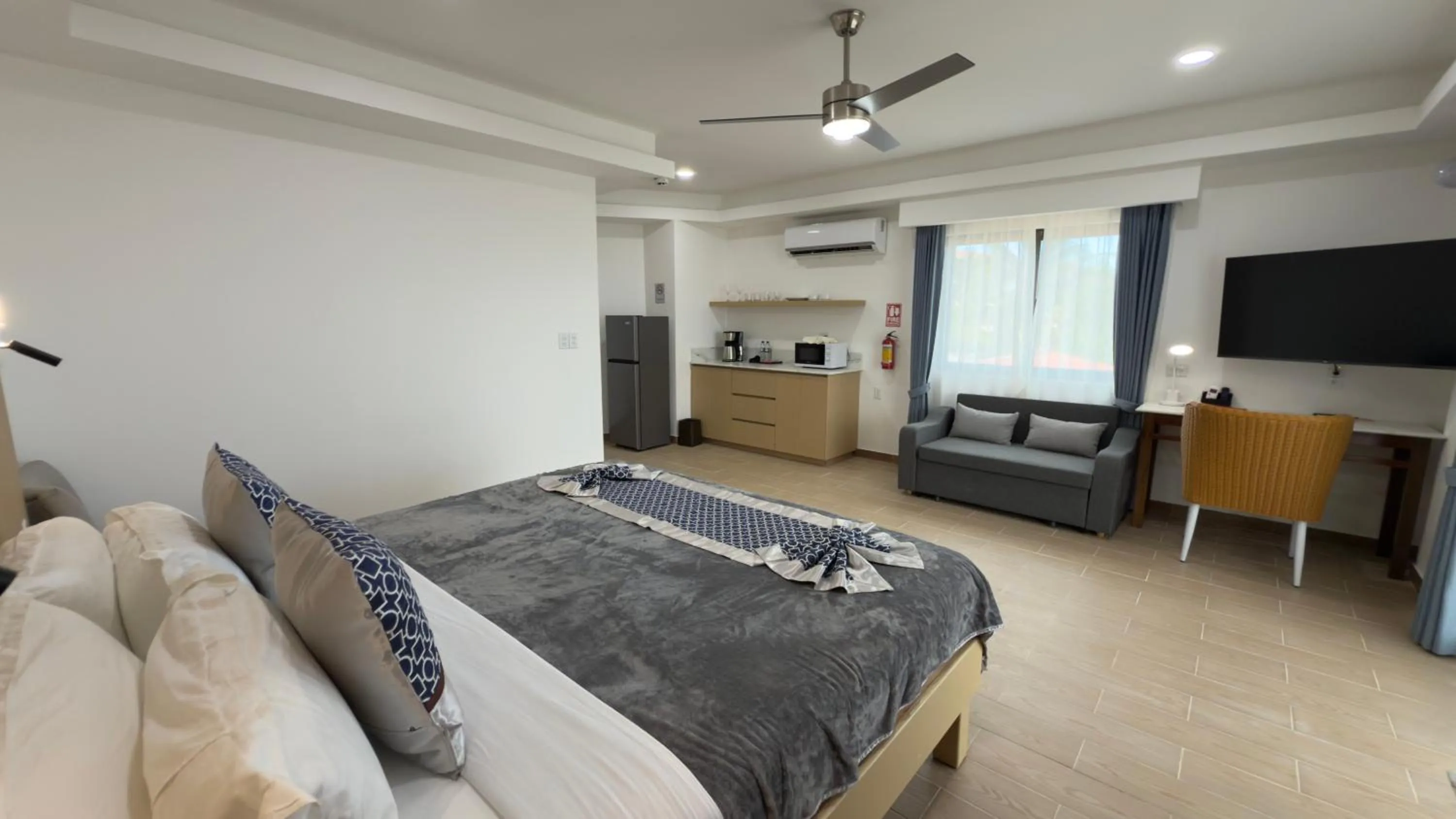 Bedroom, Bed in Captain Morgan's Retreat