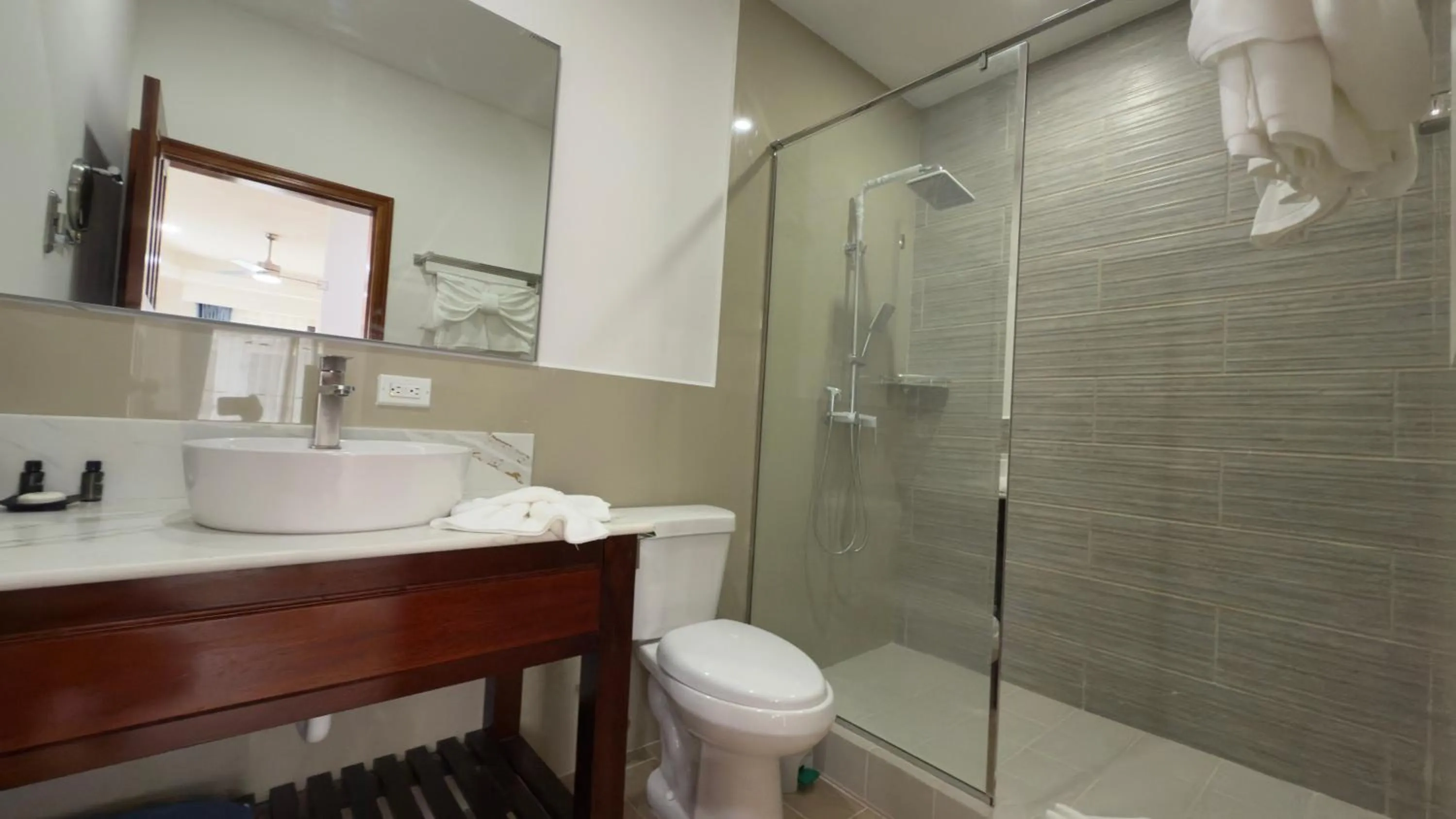 Captain Morgan's Retreat