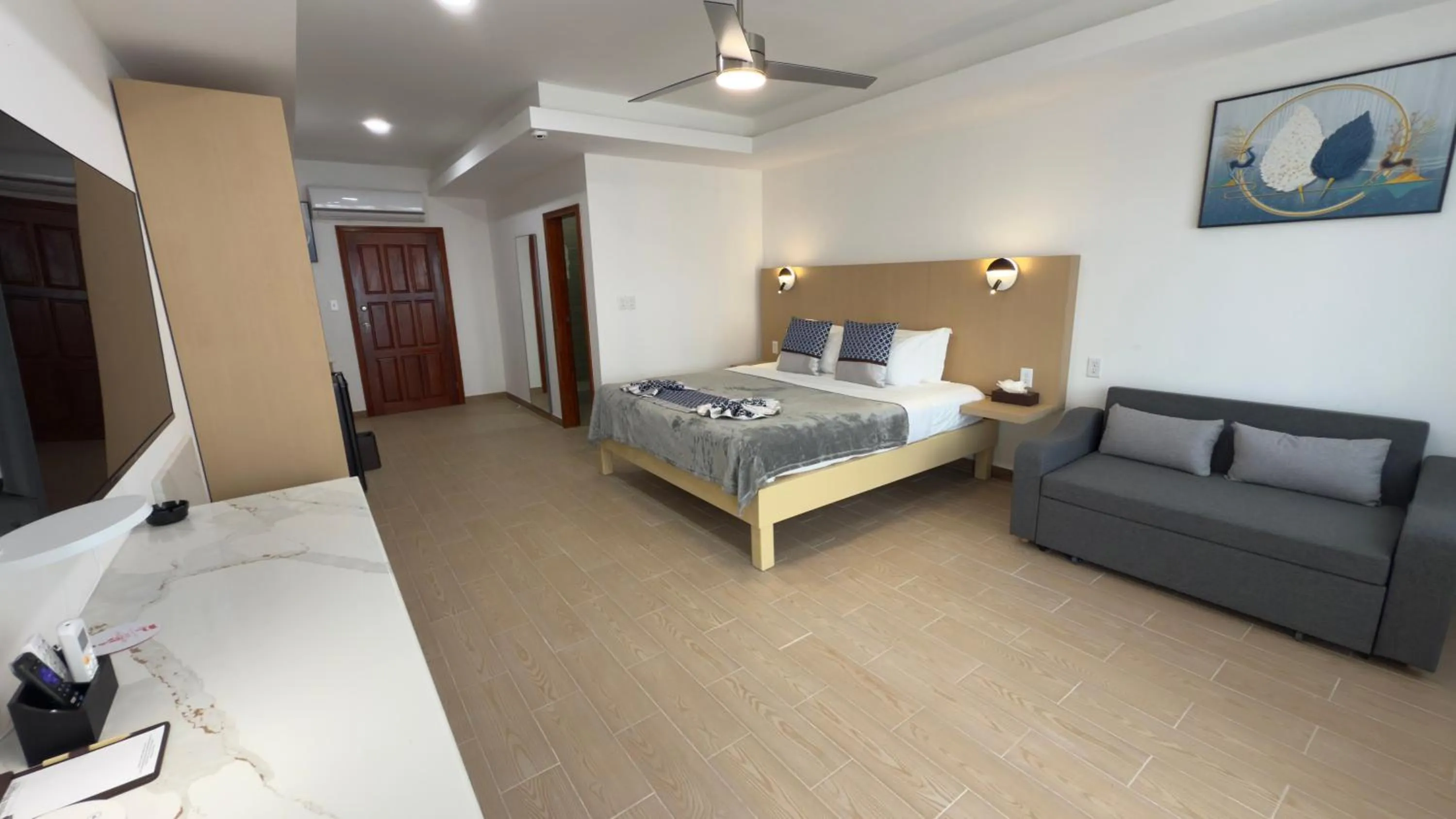 Bedroom, Bed in Captain Morgan's Retreat