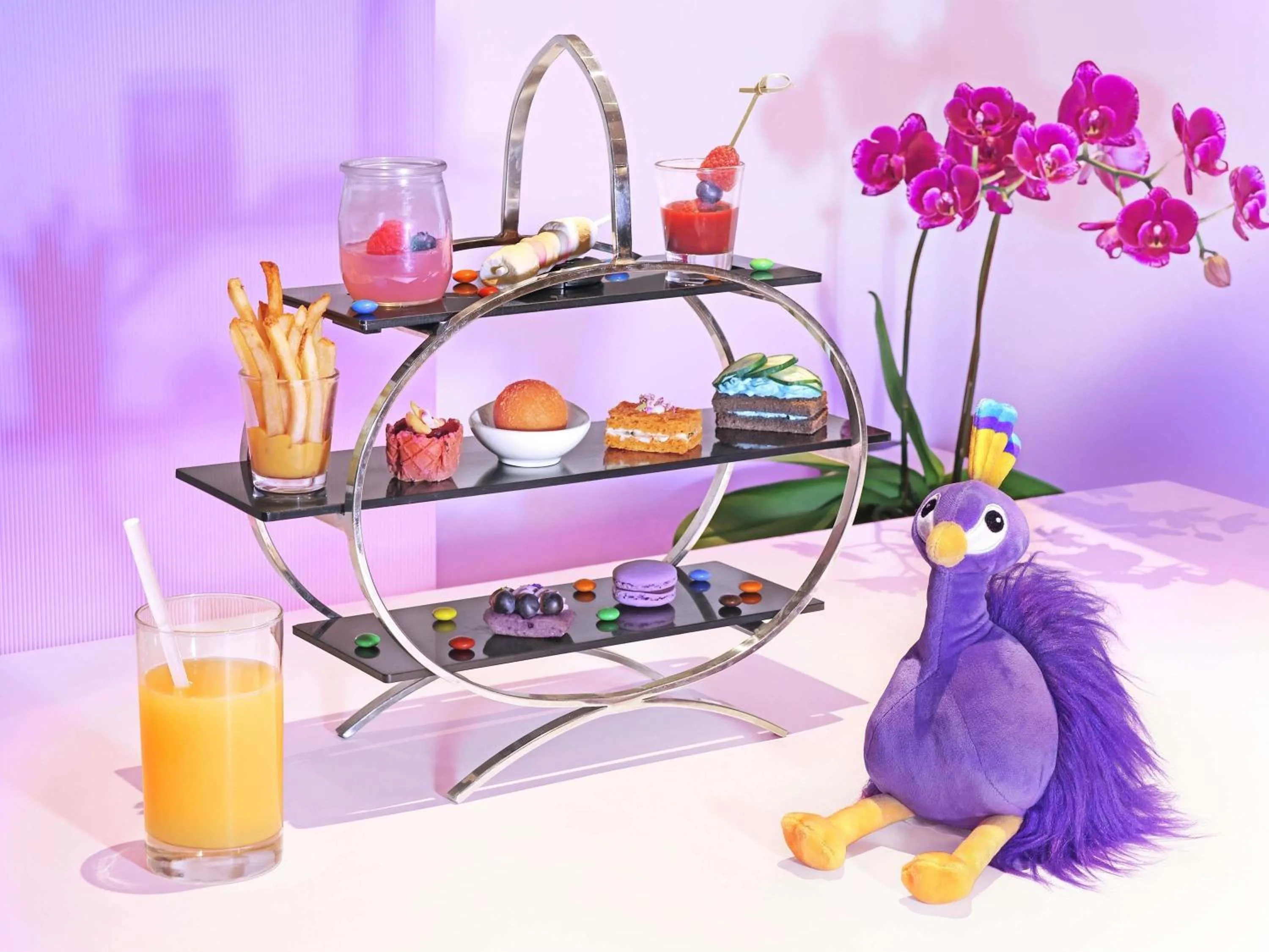 Lounge or bar in Sofitel Singapore Sentosa