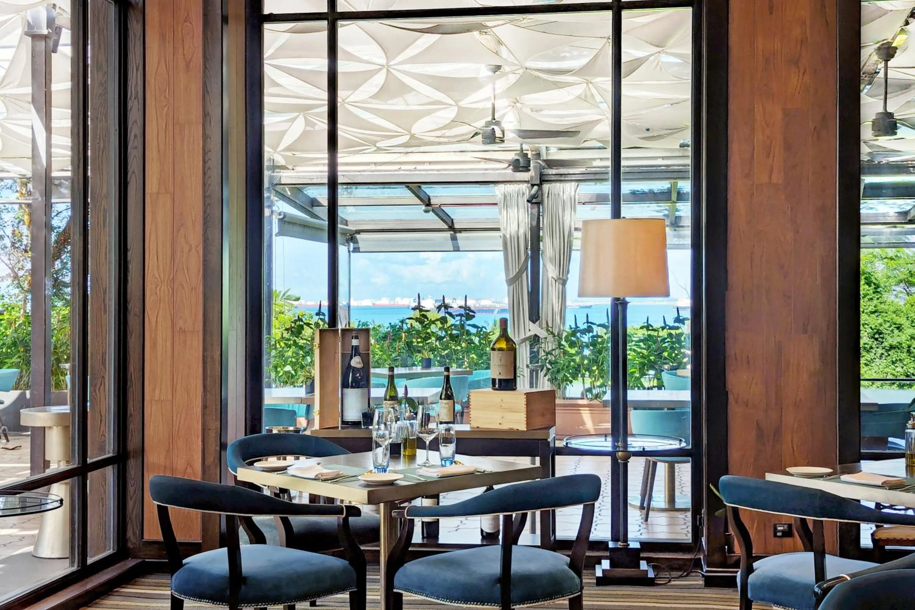 Restaurant/places to eat in Sofitel Singapore Sentosa