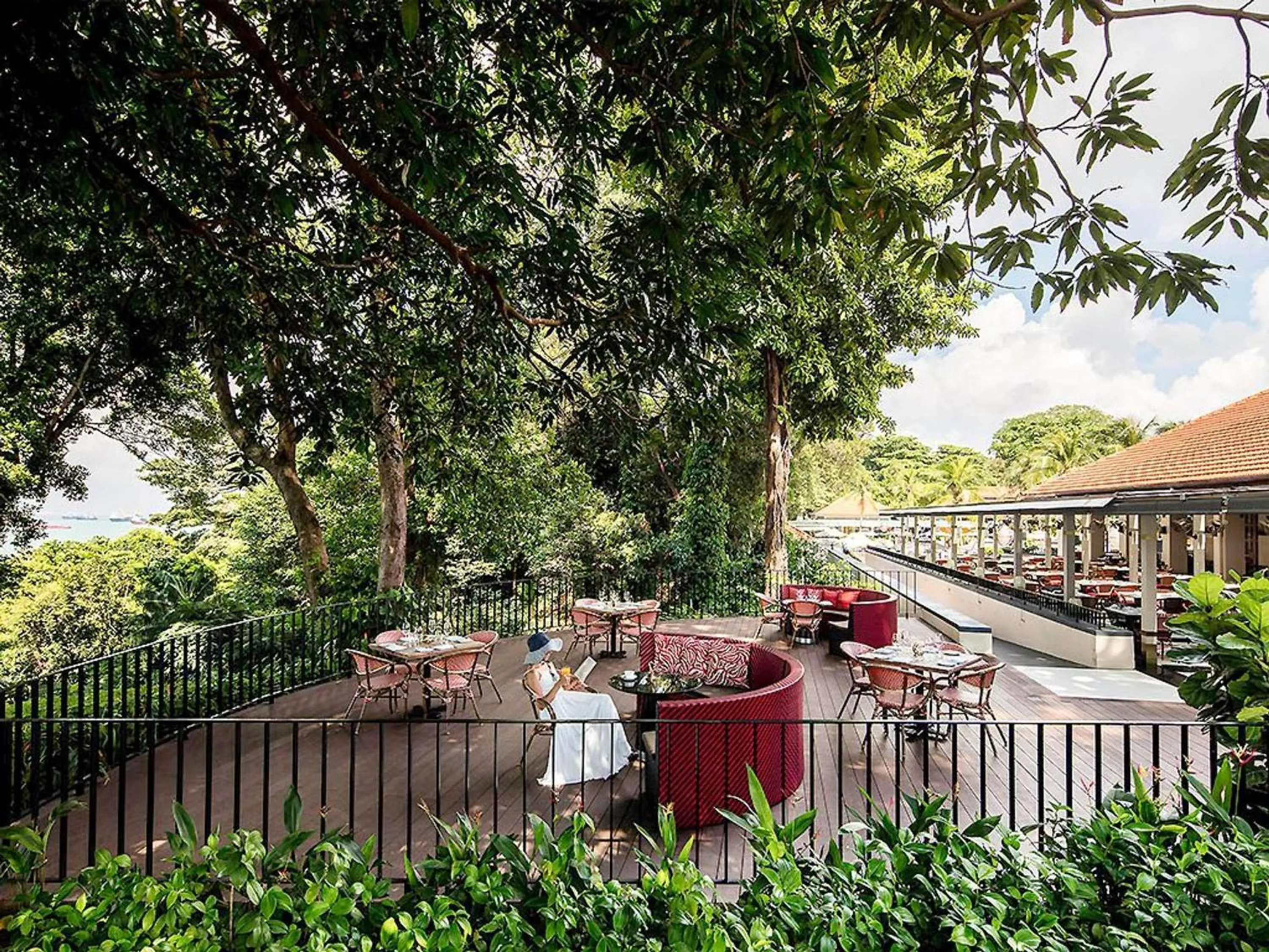 Restaurant/places to eat in Sofitel Singapore Sentosa