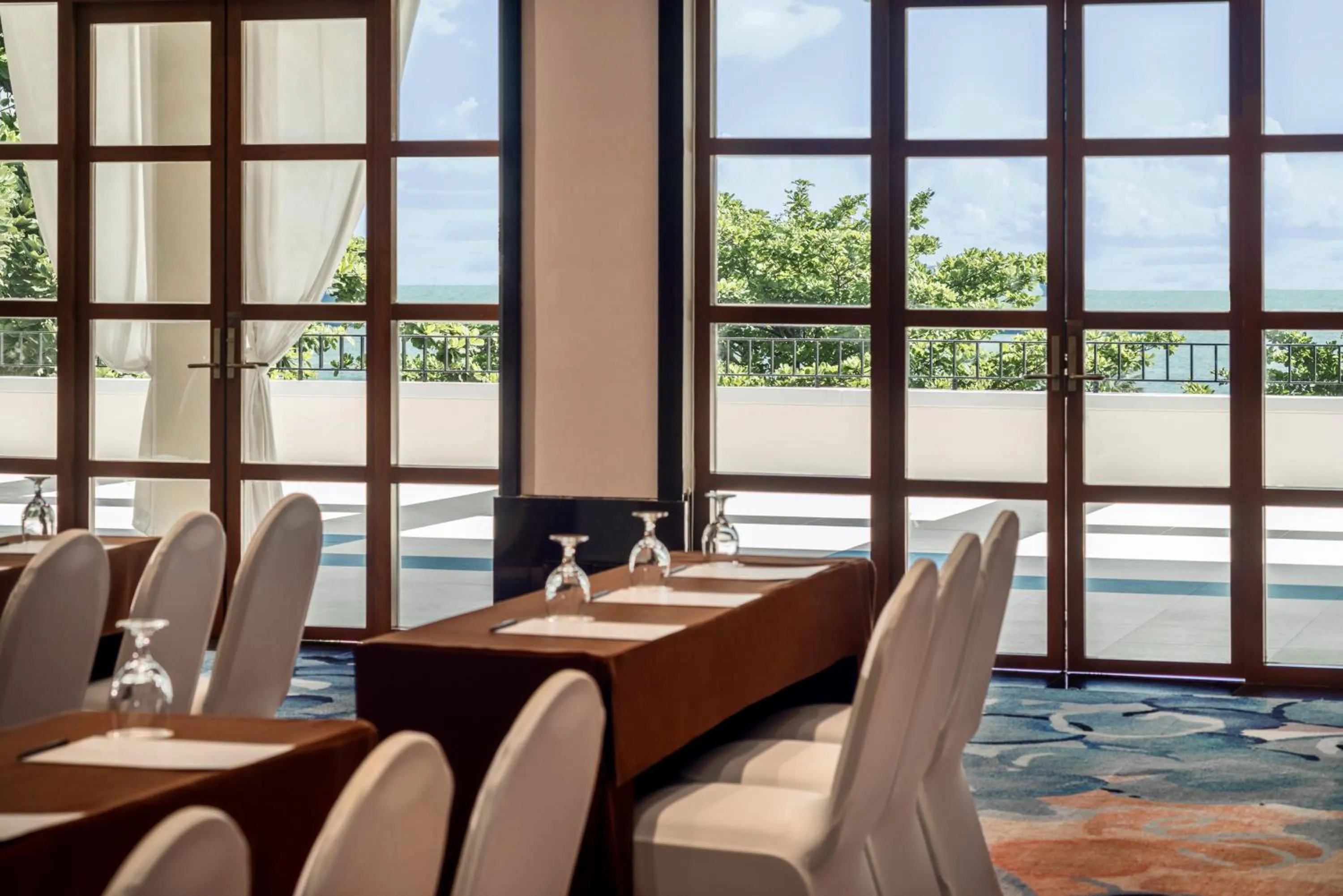 Business facilities in Sofitel Singapore Sentosa